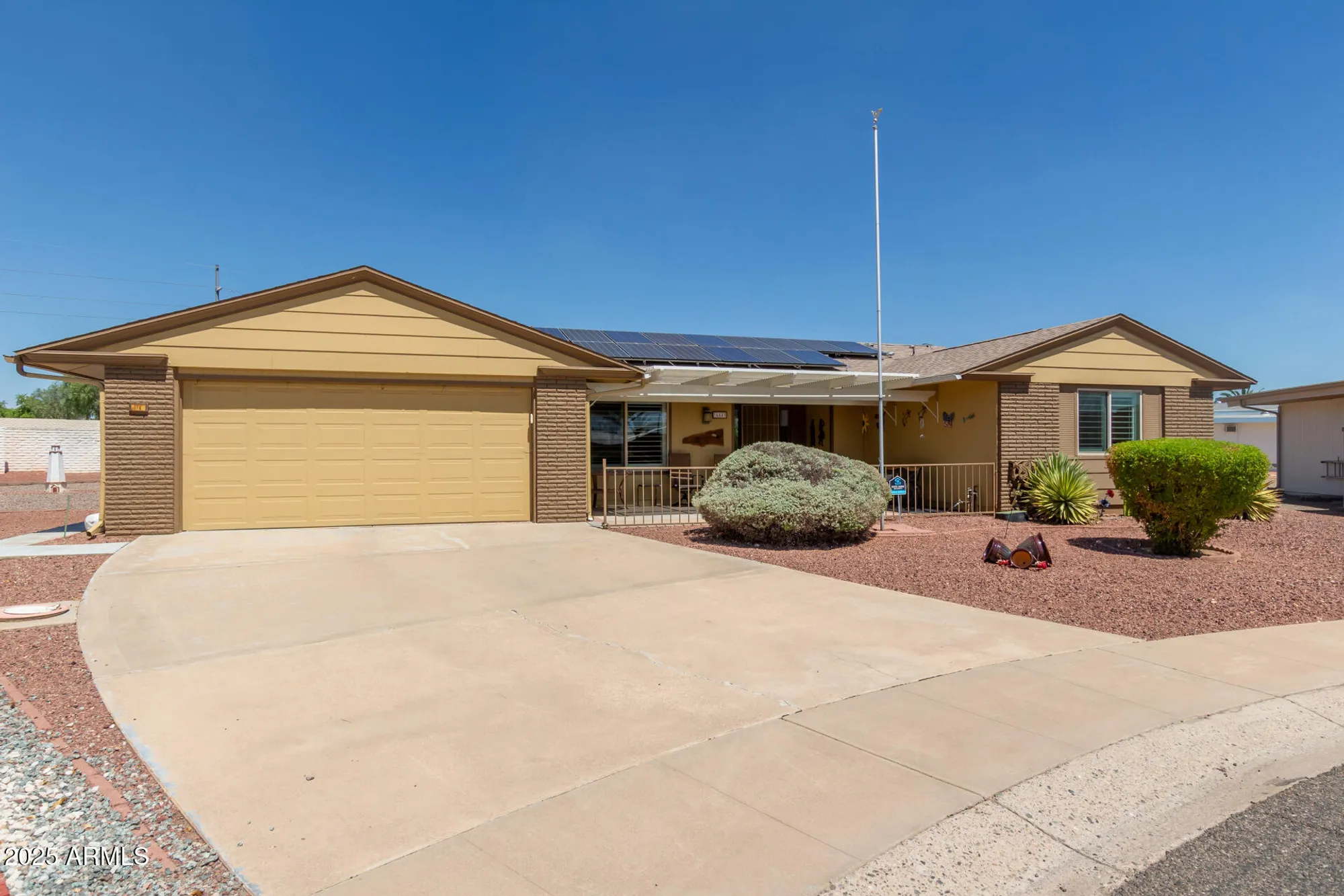 Property Slideshow image 2 of 37 | 16849 n meadow park dr, Sun City, AZ, 85351