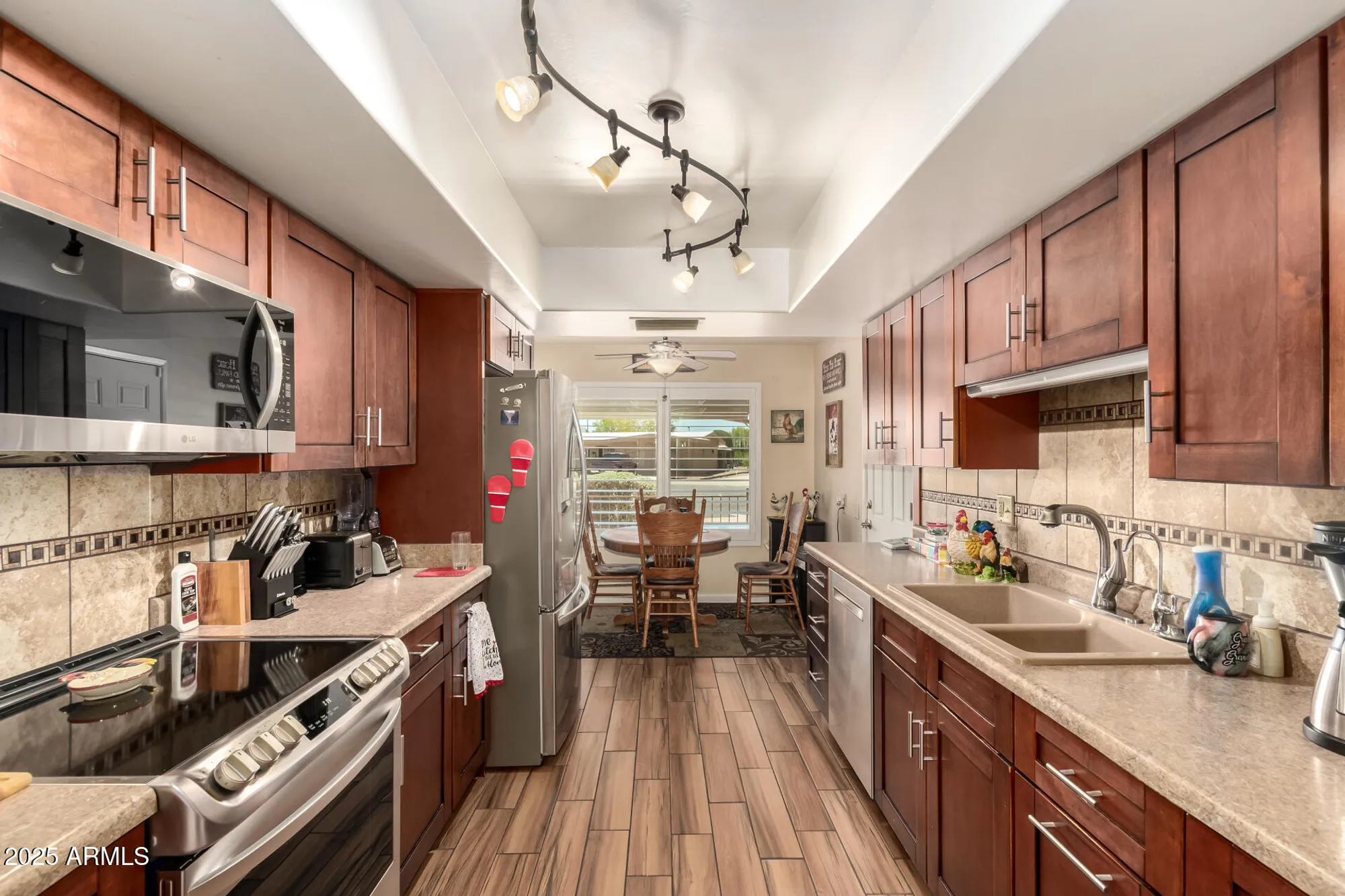 Property Slideshow image 12 of 37 | 16849 n meadow park dr, Sun City, AZ, 85351