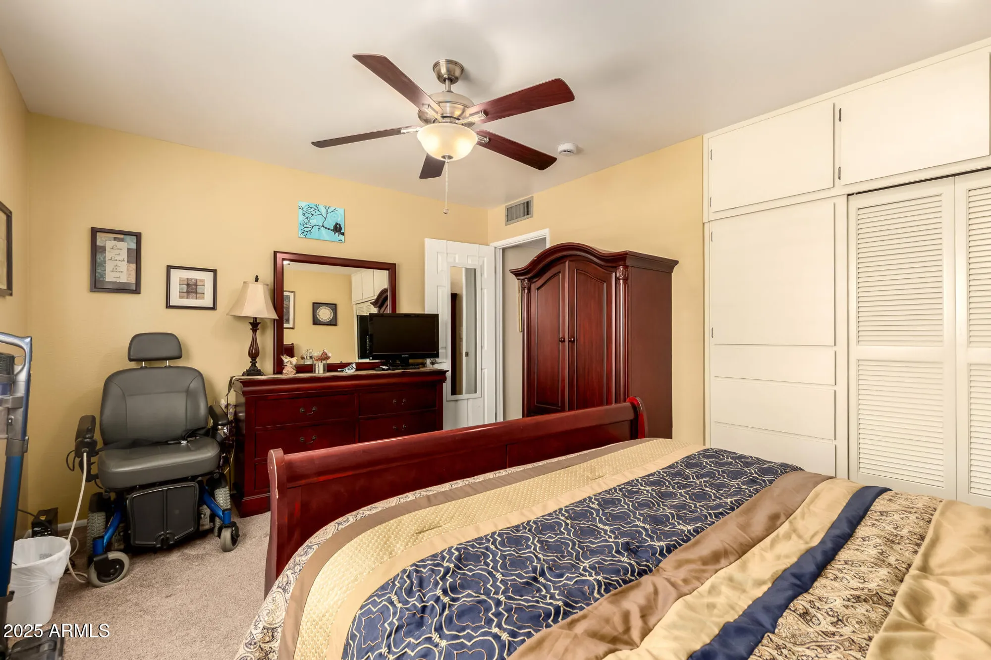 Property Slideshow image 27 of 37 | 16849 n meadow park dr, Sun City, AZ, 85351