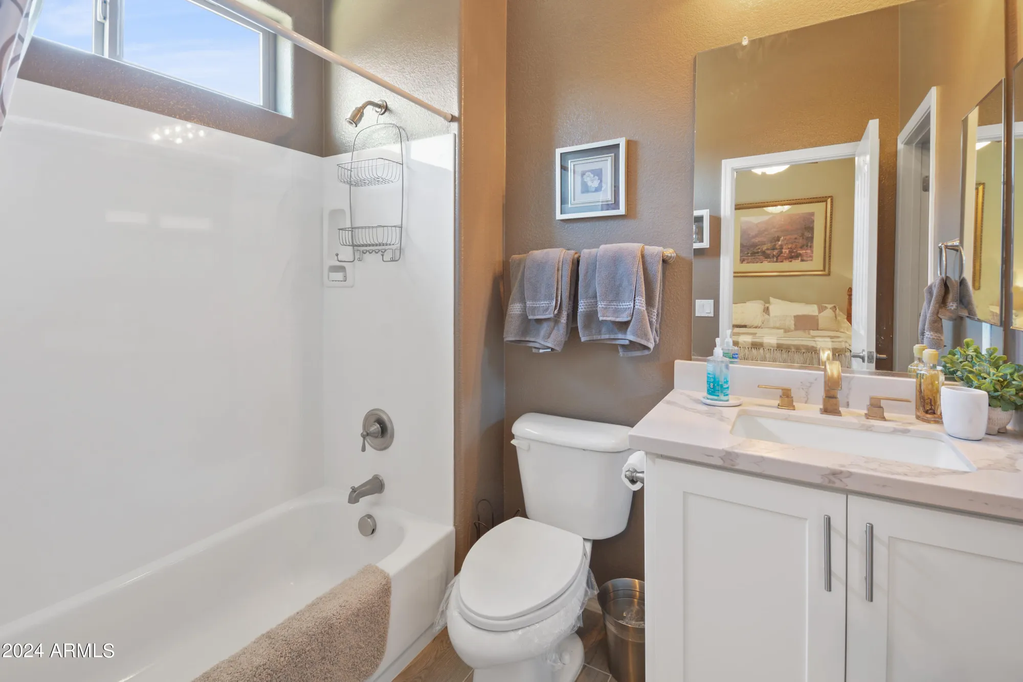 Property Slideshow image 18 of 48 | 3708 e hazeltine way, Chandler, AZ, 85249