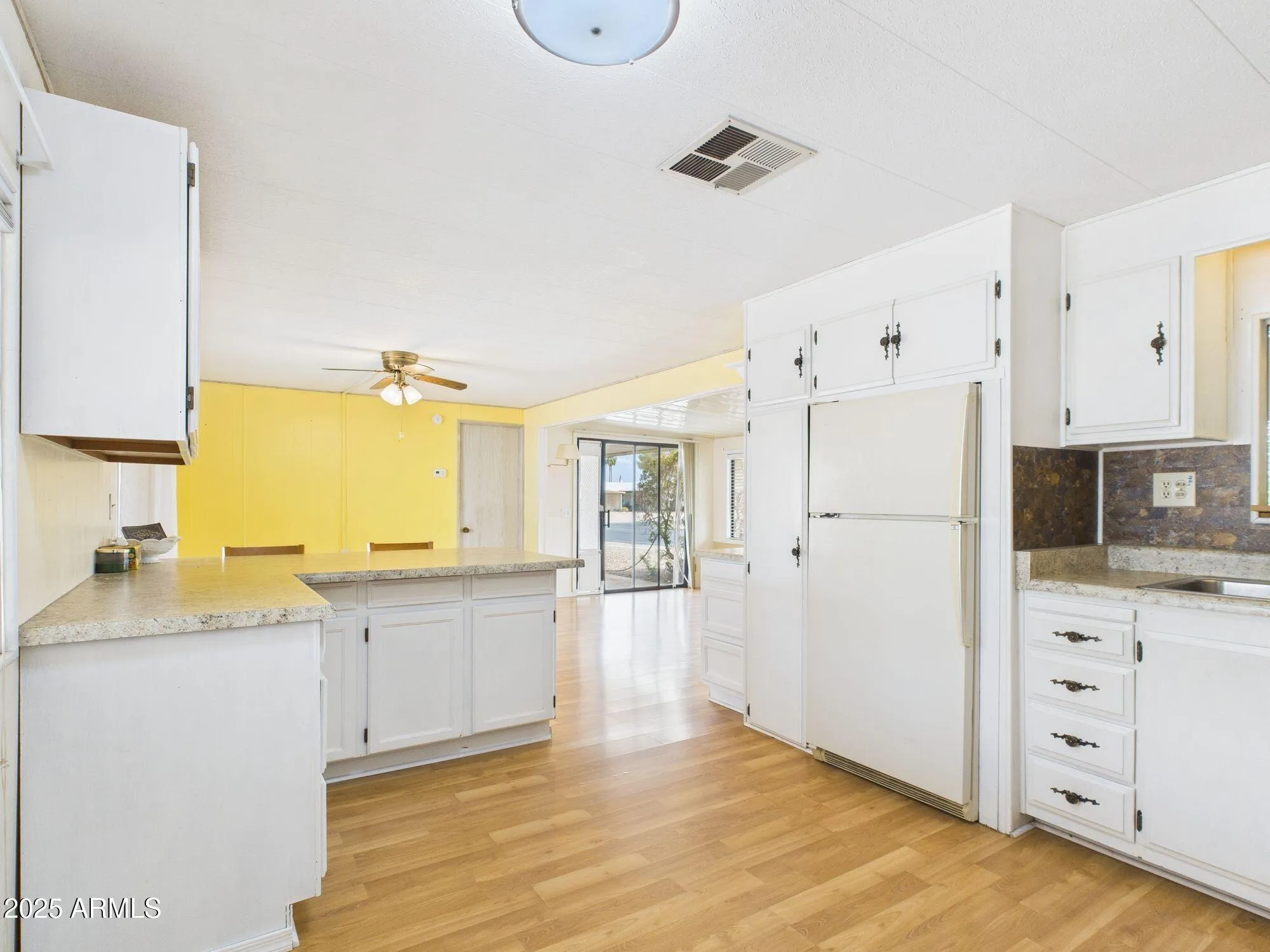 Property Slideshow image 9 of 21 | 428 s 80th way, Mesa, AZ, 85208