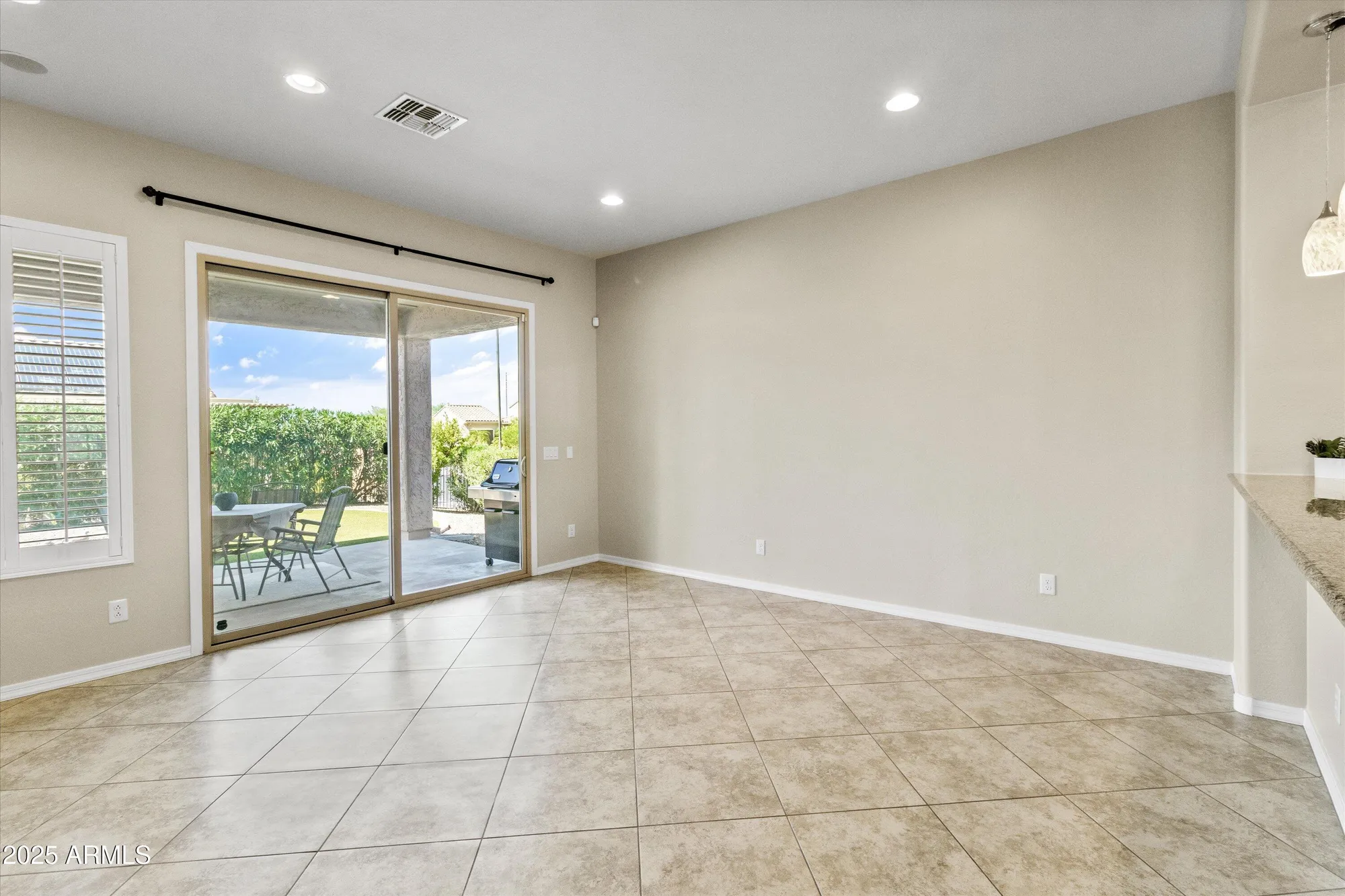 Property Slideshow image 13 of 61 | 26168 w tina ln, Buckeye, AZ, 85396
