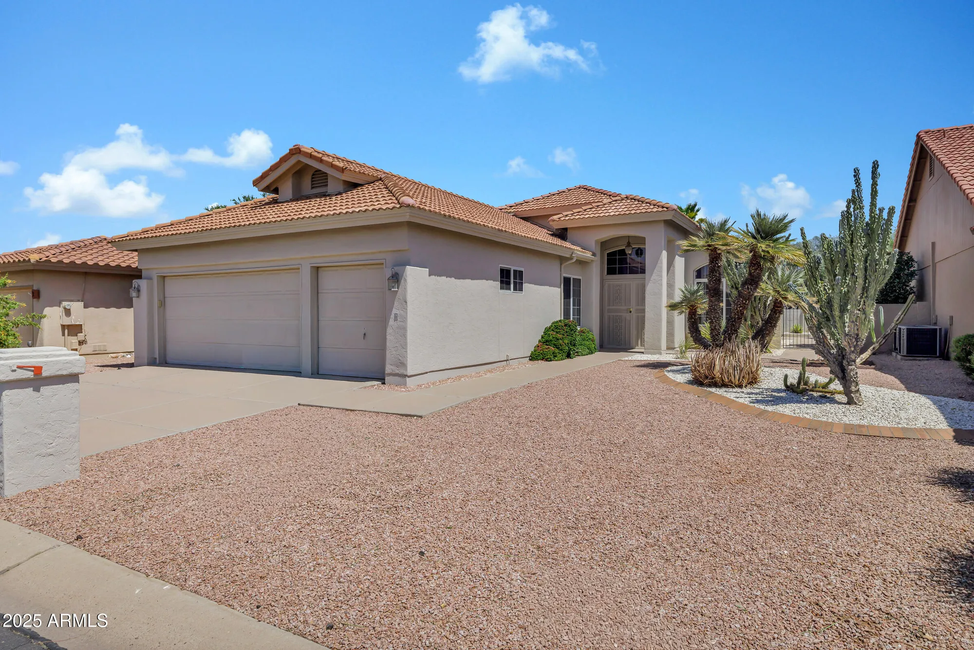 Property Slideshow image 1 of 31 | 24809 s drifter dr, Sun Lakes, AZ, 85248