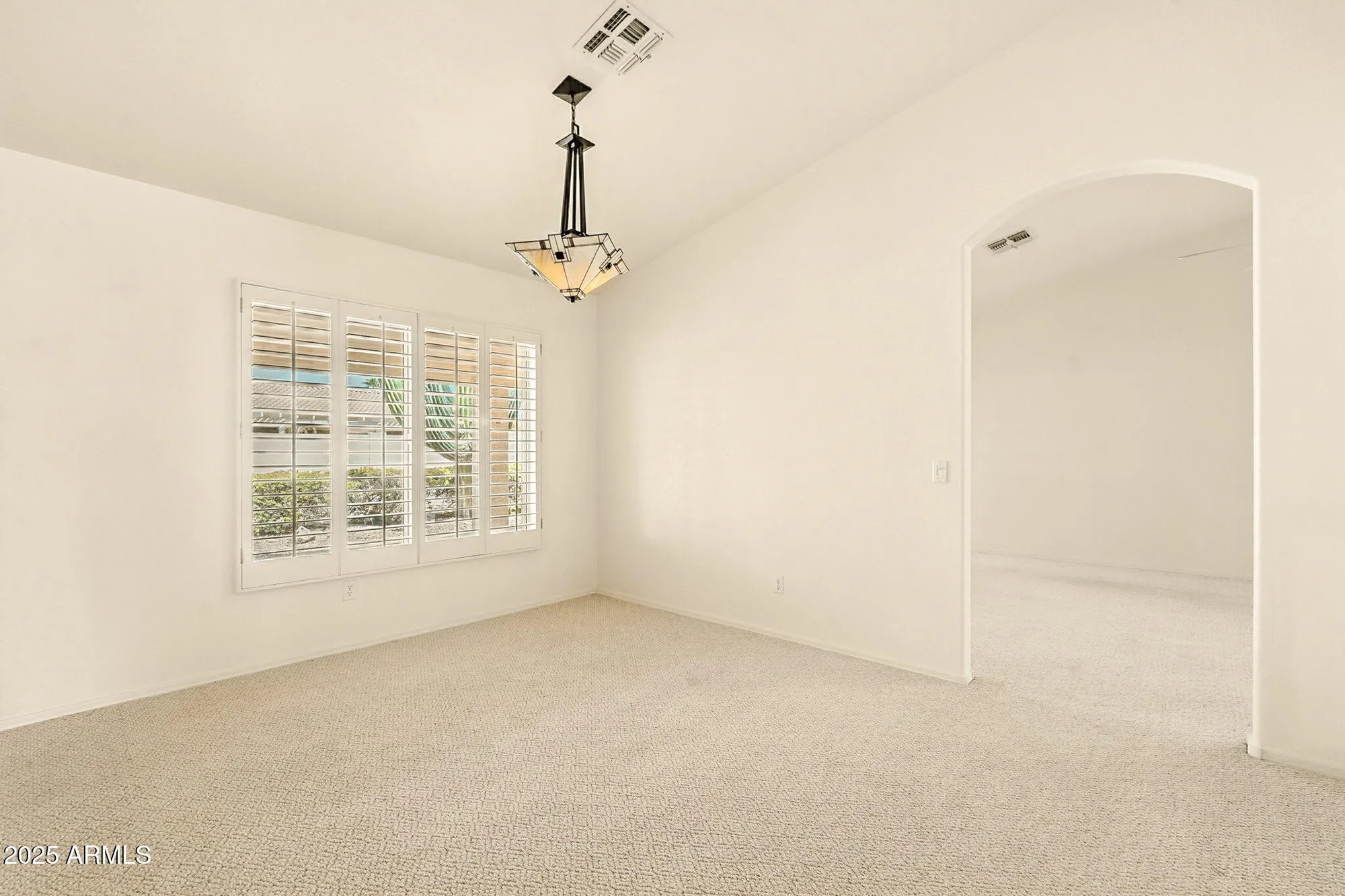 Property Slideshow image 13 of 78 | 15514 w piccadilly rd, Goodyear, AZ, 85395