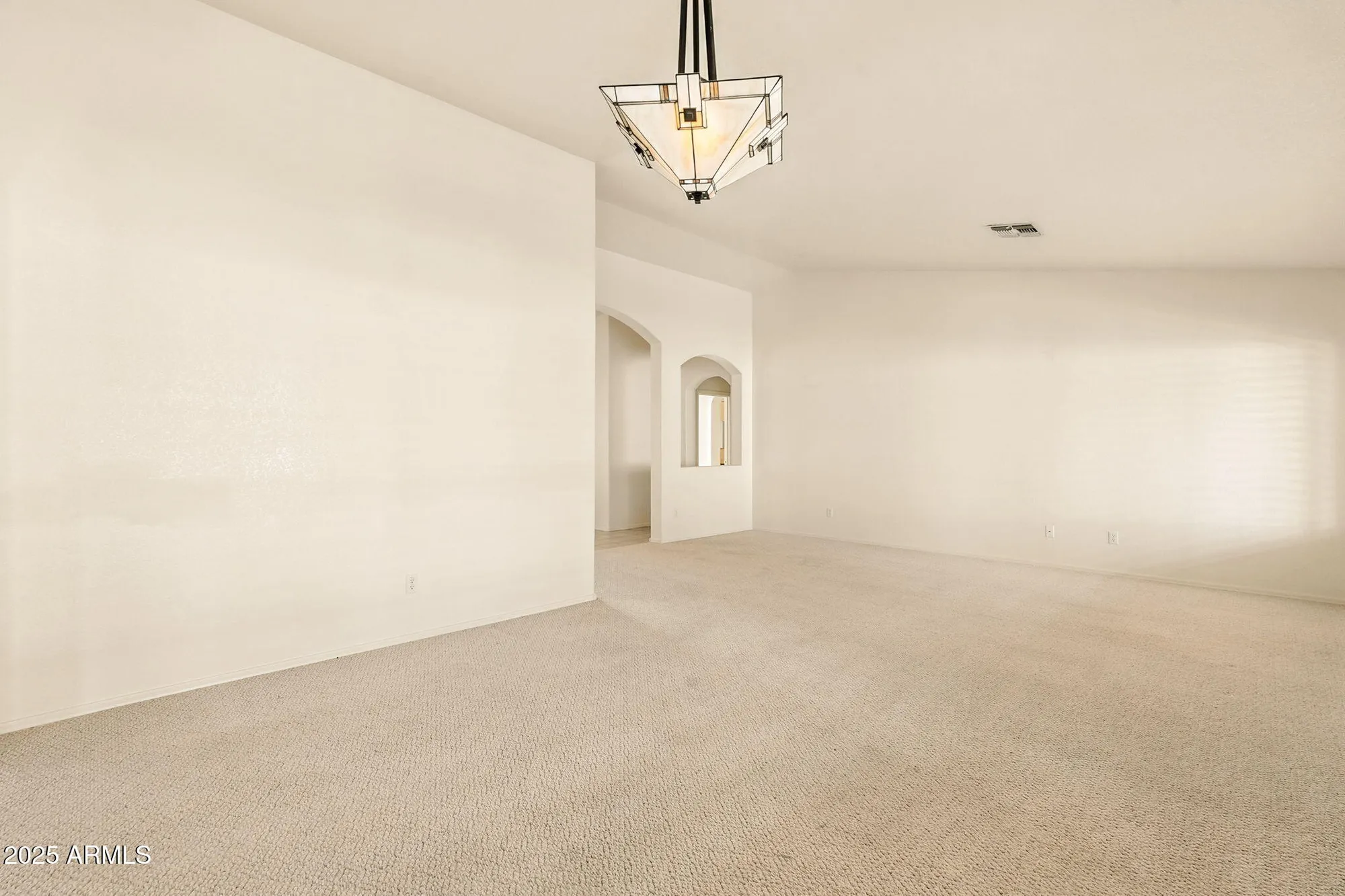 Property Slideshow image 12 of 78 | 15514 w piccadilly rd, Goodyear, AZ, 85395