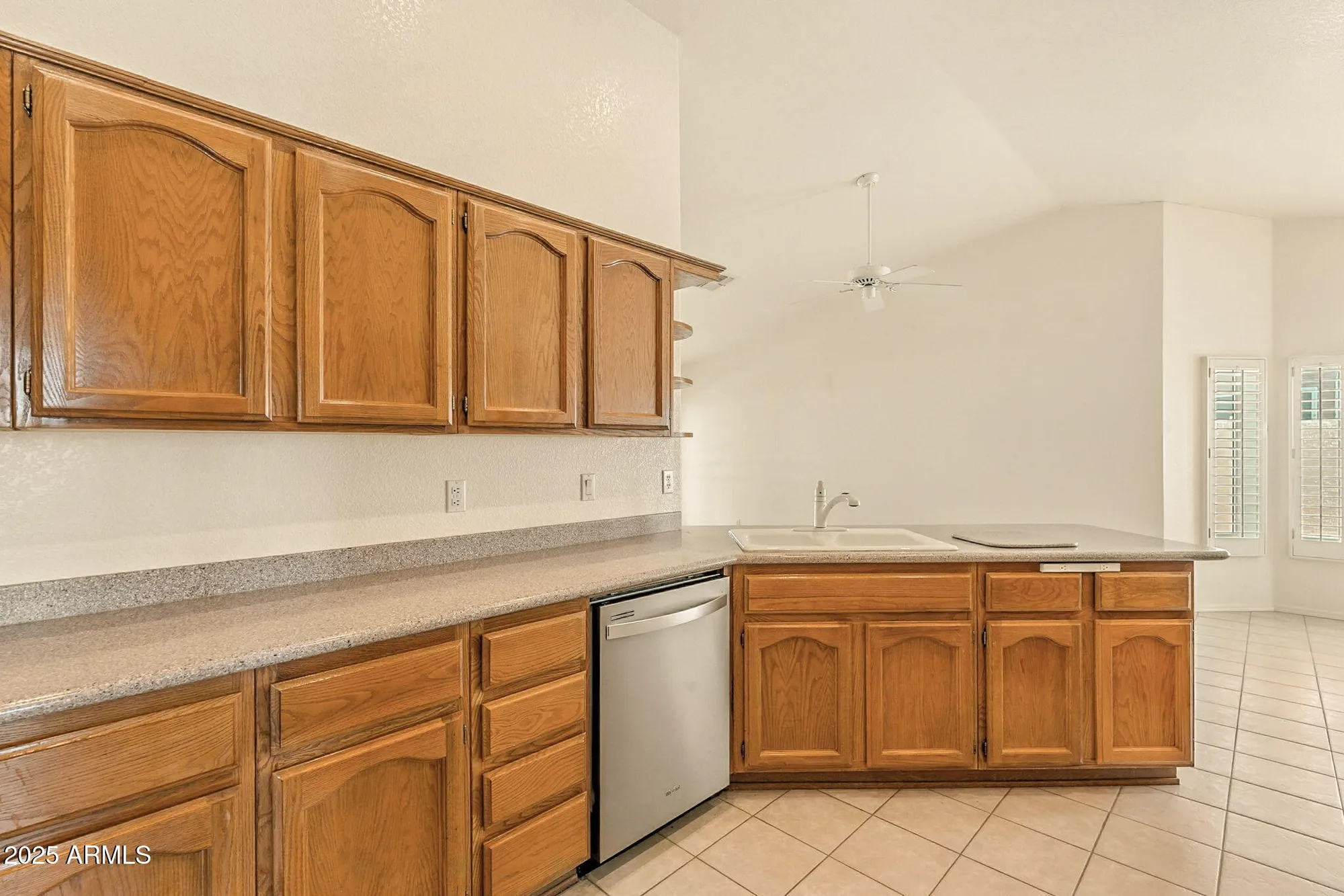 Property Slideshow image 21 of 78 | 15514 w piccadilly rd, Goodyear, AZ, 85395