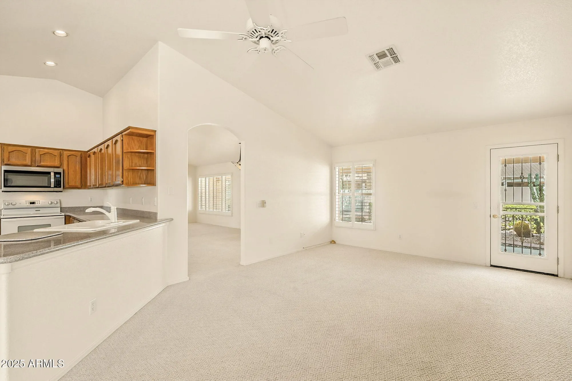 Property Slideshow image 16 of 78 | 15514 w piccadilly rd, Goodyear, AZ, 85395