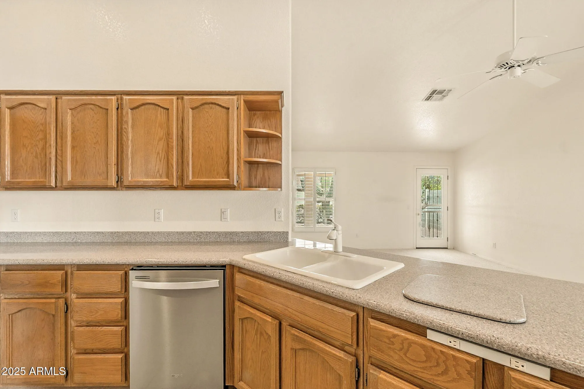 Property Slideshow image 22 of 78 | 15514 w piccadilly rd, Goodyear, AZ, 85395