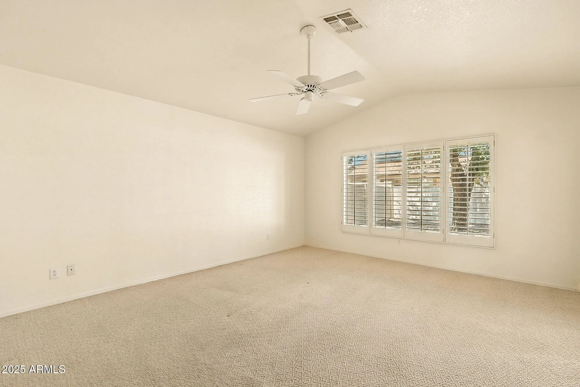 Property Slideshow image 31 of 78 | 15514 w piccadilly rd, Goodyear, AZ, 85395