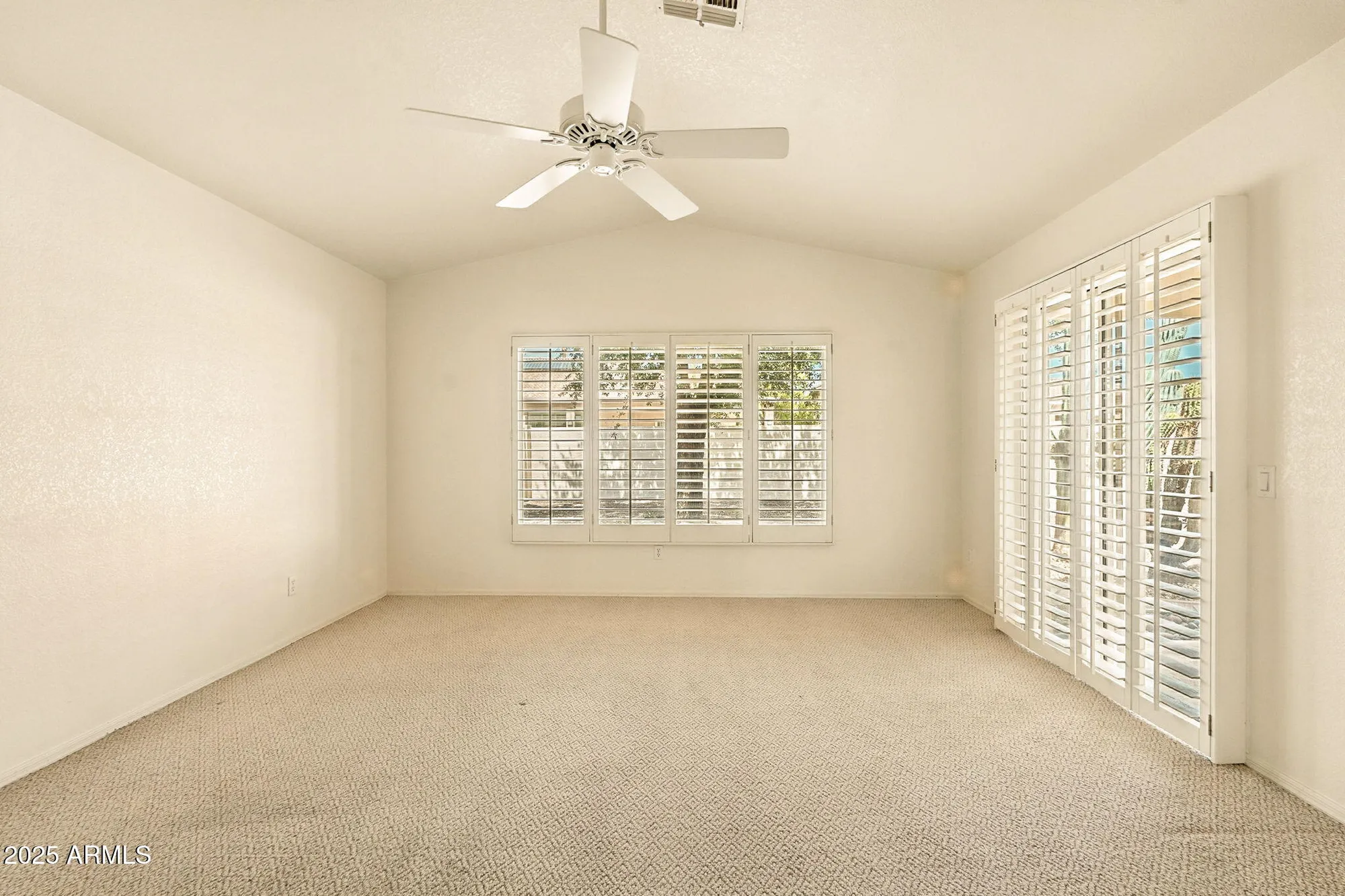 Property Slideshow image 32 of 78 | 15514 w piccadilly rd, Goodyear, AZ, 85395