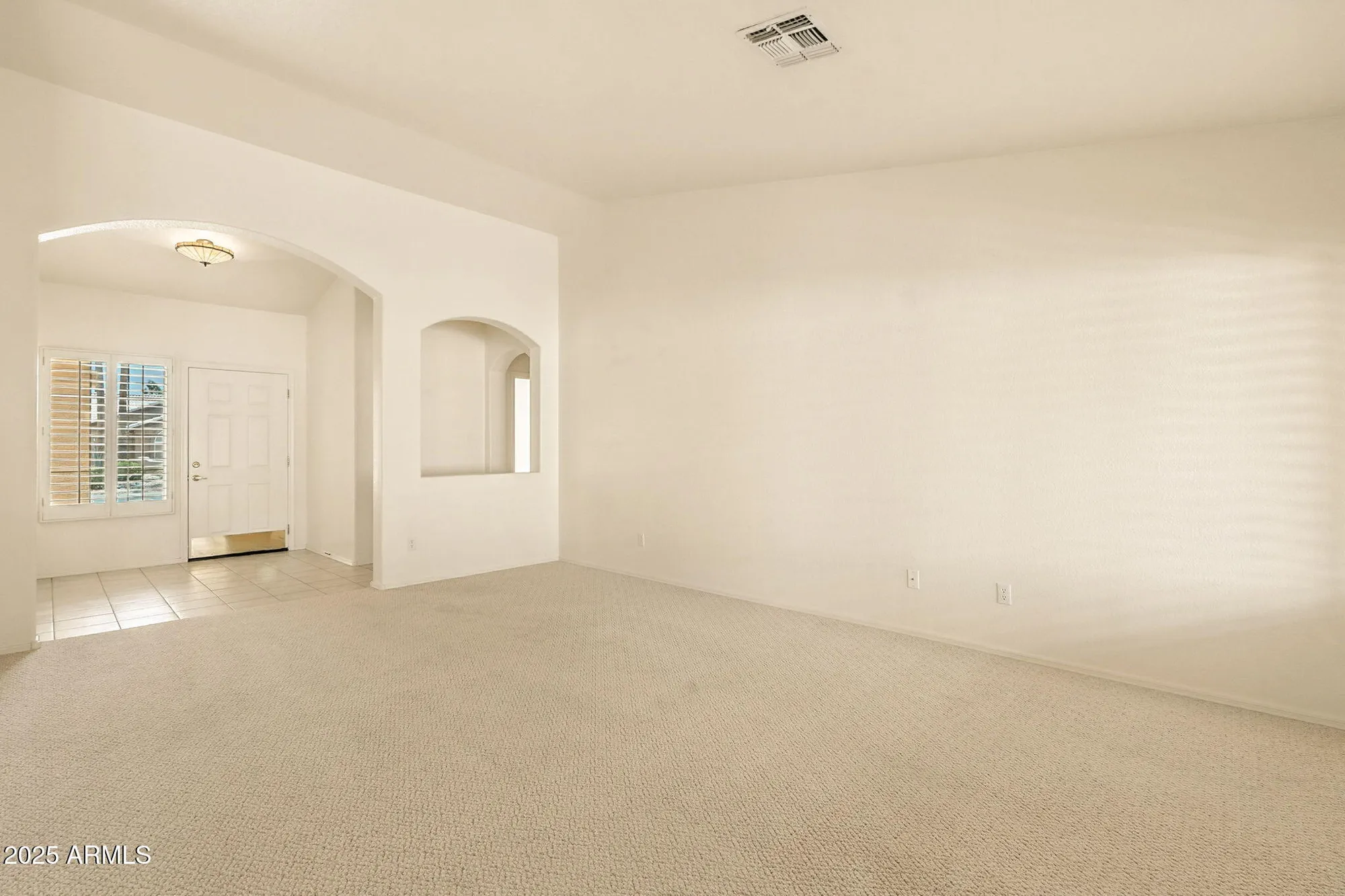 Property Slideshow image 9 of 78 | 15514 w piccadilly rd, Goodyear, AZ, 85395