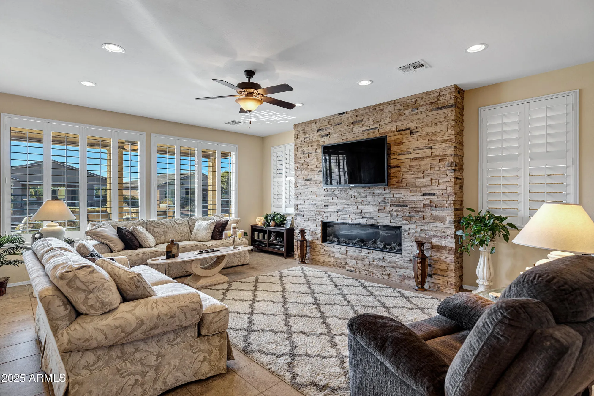 Property Slideshow image 5 of 50 | 20208 n oxbow ln, Maricopa, AZ, 85138