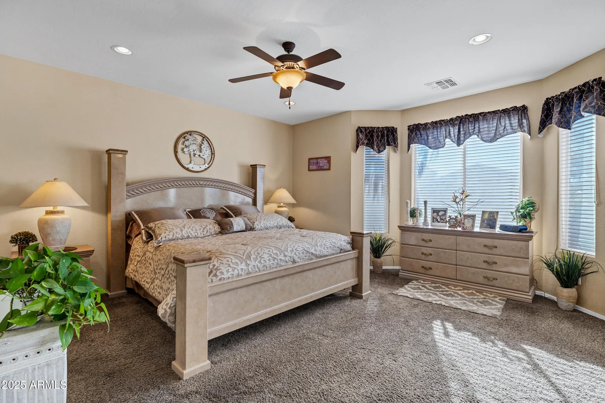 Property Slideshow image 8 of 50 | 20208 n oxbow ln, Maricopa, AZ, 85138