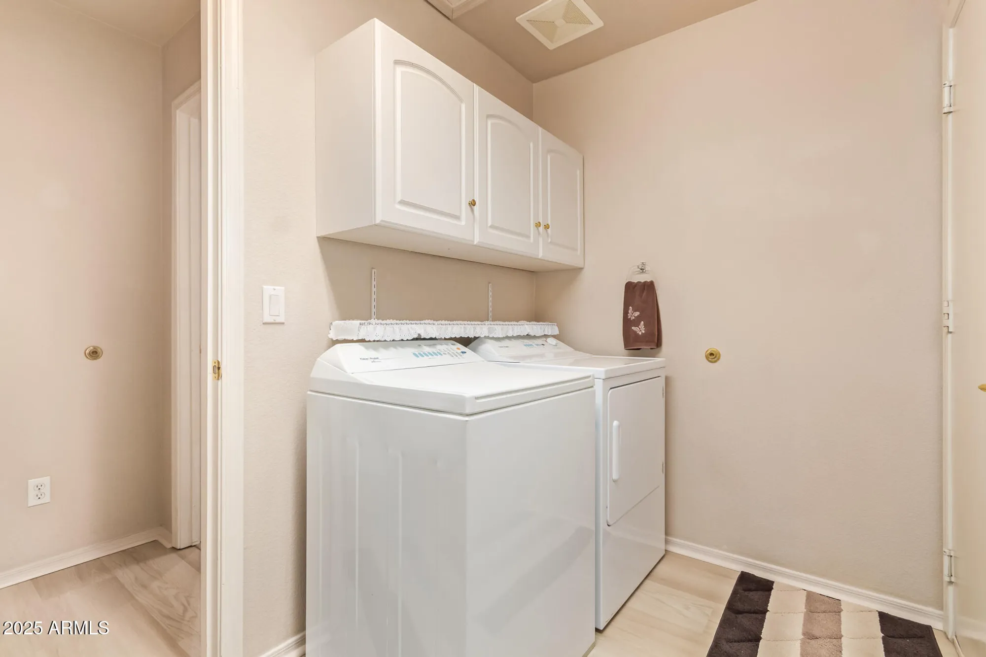 Property Slideshow image 15 of 21 | 1472 e torrey pines ln, Chandler, AZ, 85249