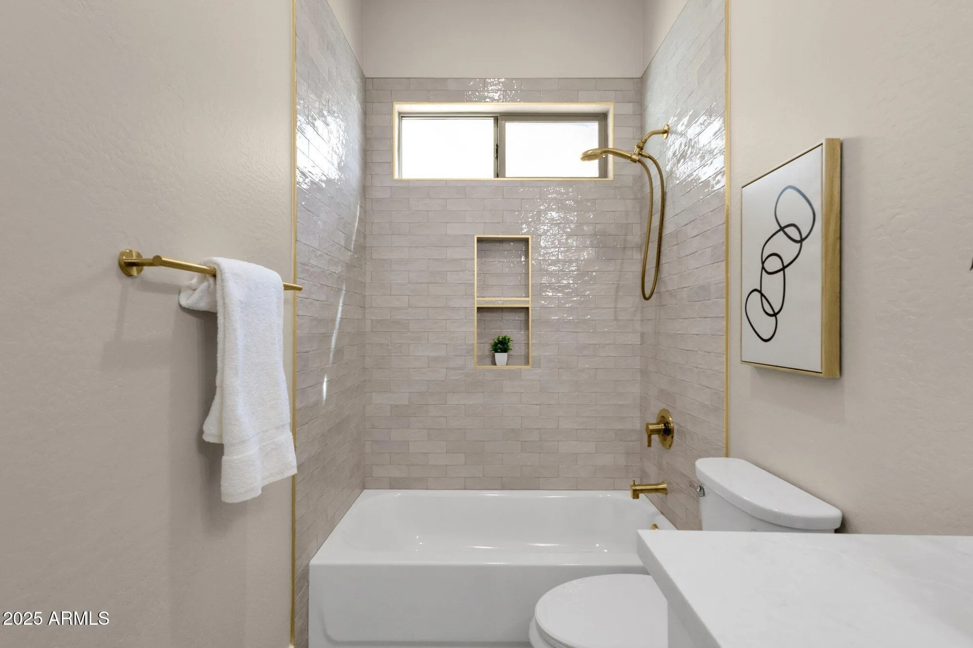 Property Slideshow image 16 of 44 | 17002 s 178th ave, Goodyear, AZ, 85338