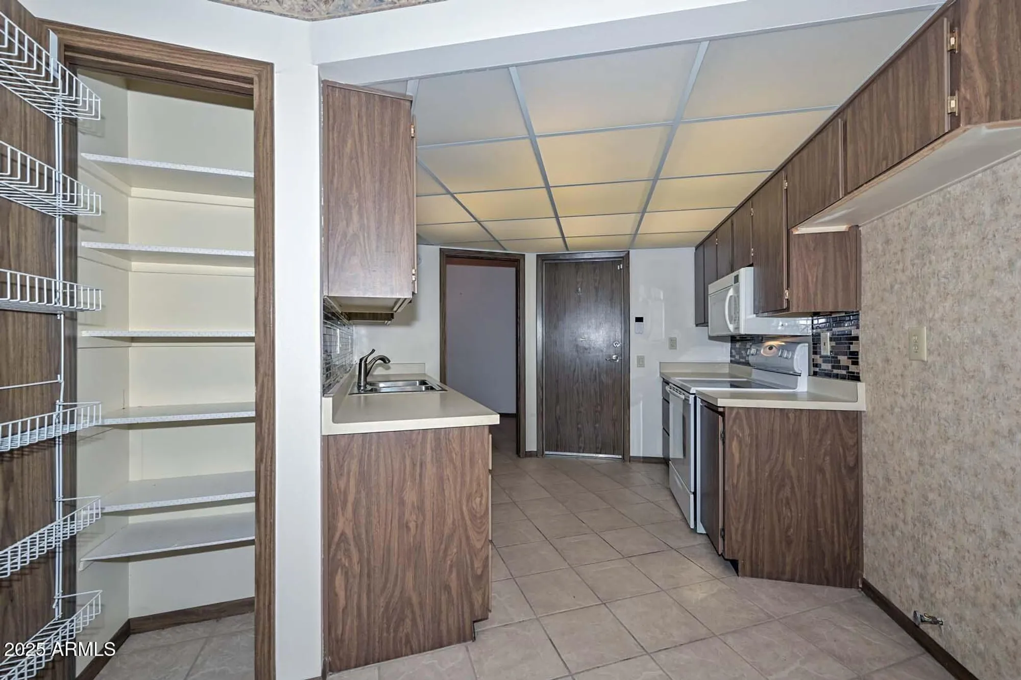 Property Slideshow image 9 of 46 | 10930 w topaz dr, Sun City, AZ, 85351