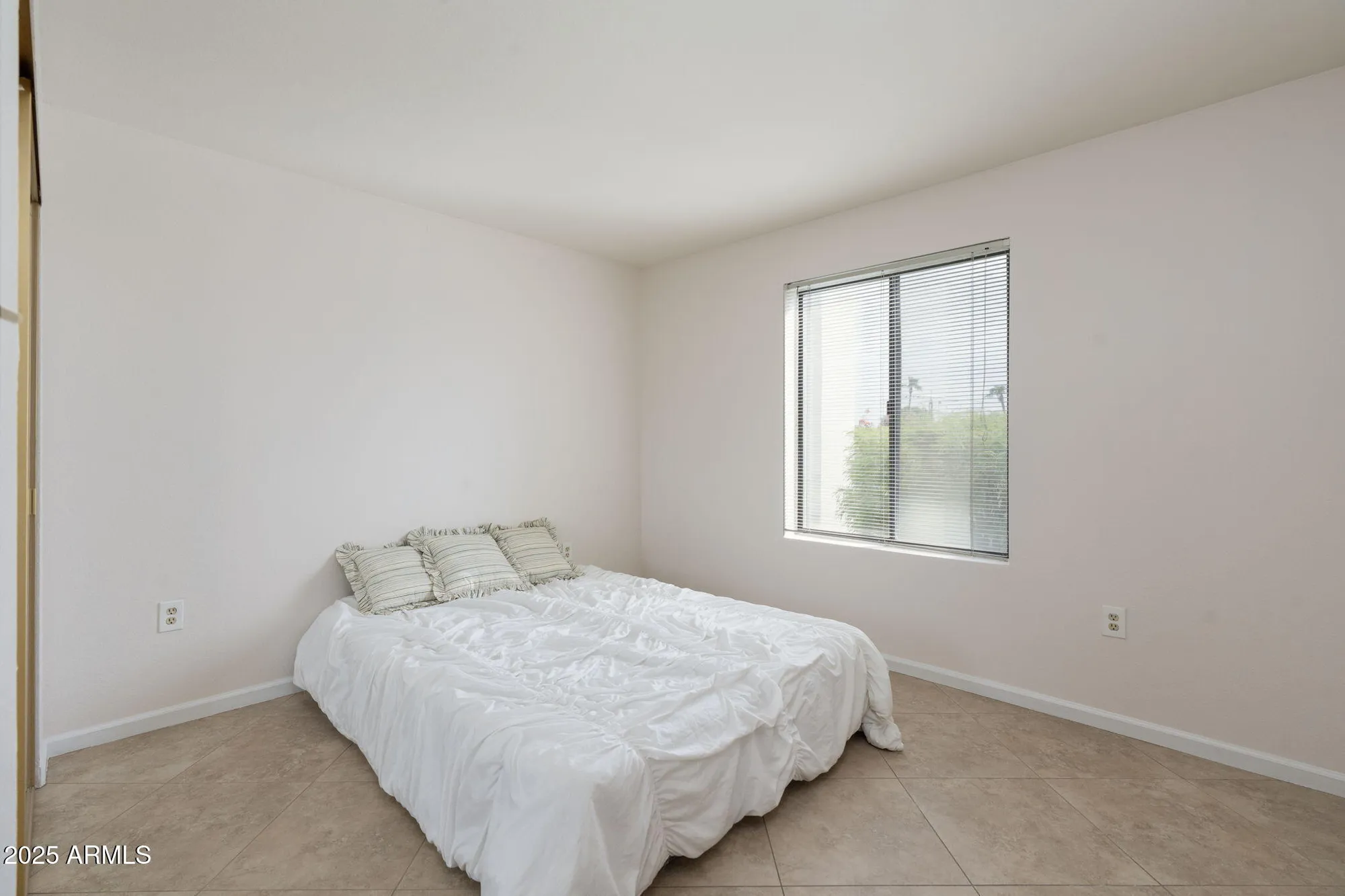 Property Slideshow image 10 of 26 | 17404 n 99th ave unit 106, Sun City, AZ, 85373