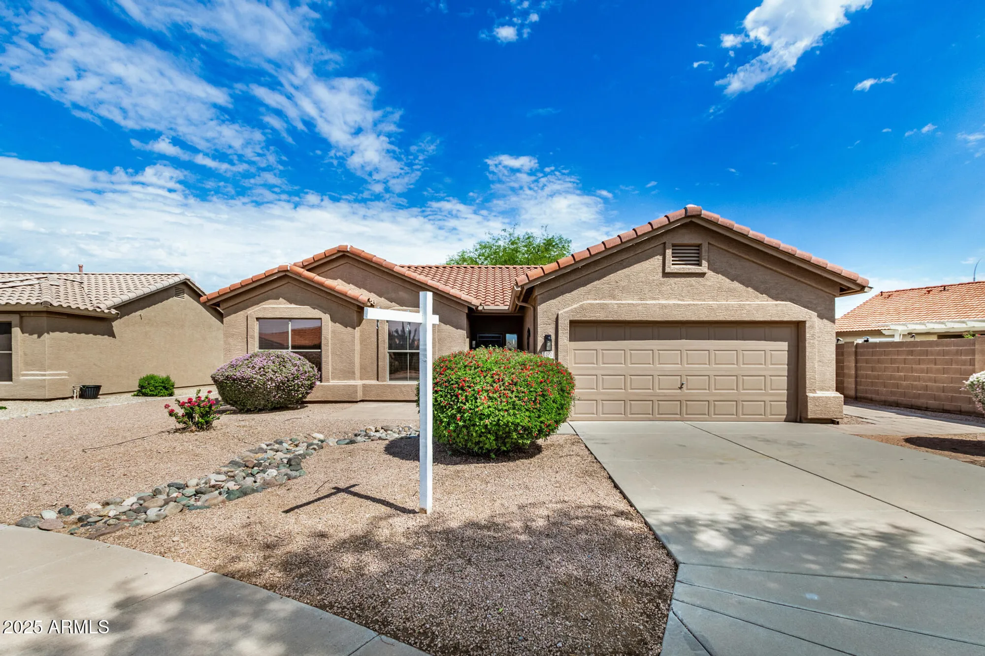 Property Slideshow image 1 of 31 | 1492 e westchester dr, Chandler, AZ, 85249