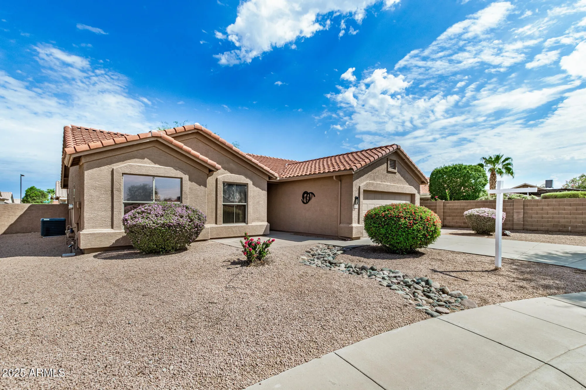 Property Slideshow image 2 of 31 | 1492 e westchester dr, Chandler, AZ, 85249