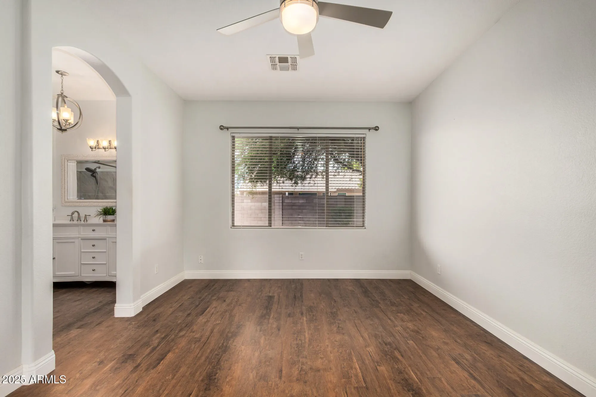 Property Slideshow image 13 of 31 | 1492 e westchester dr, Chandler, AZ, 85249