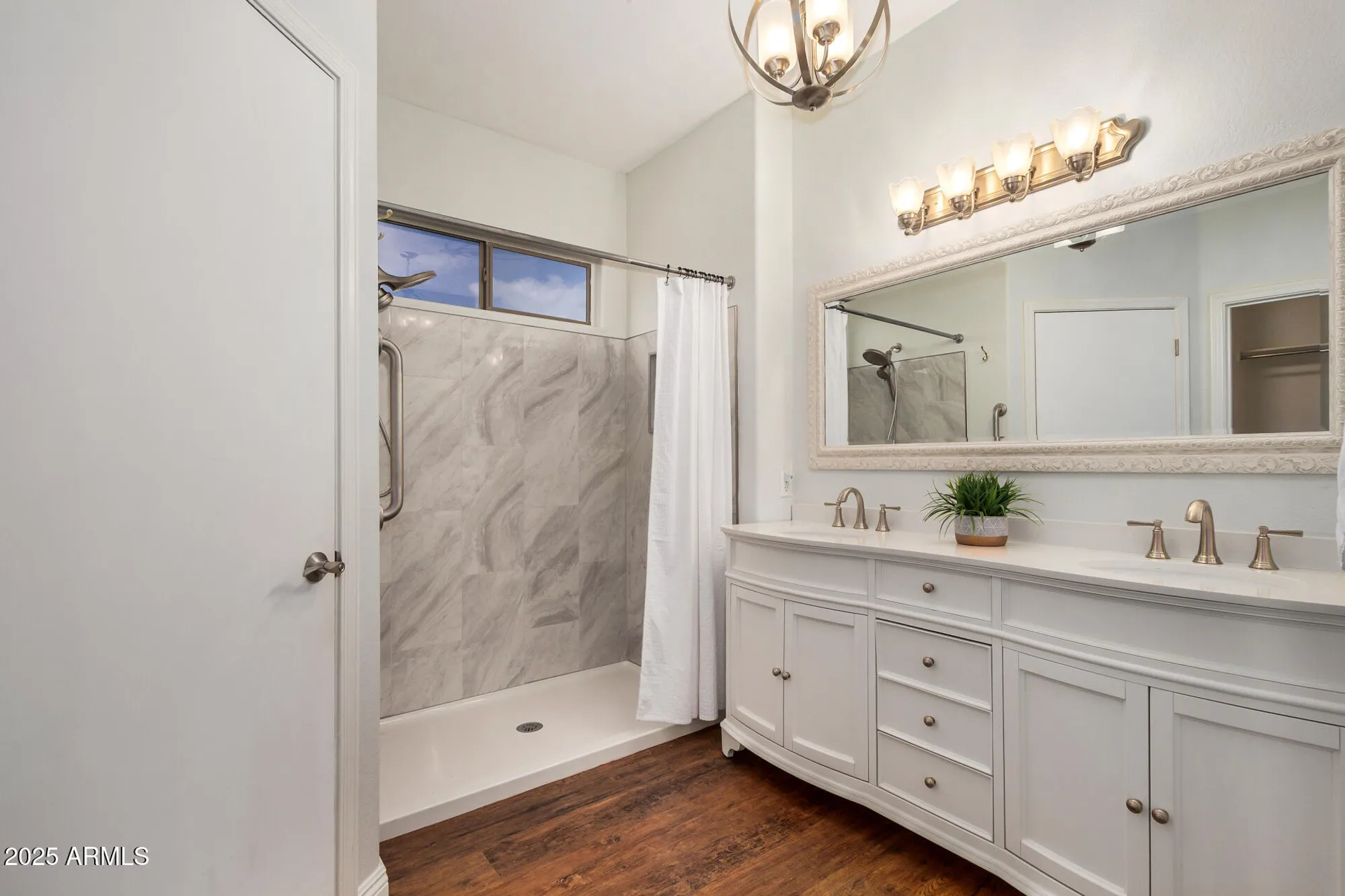 Property Slideshow image 15 of 31 | 1492 e westchester dr, Chandler, AZ, 85249