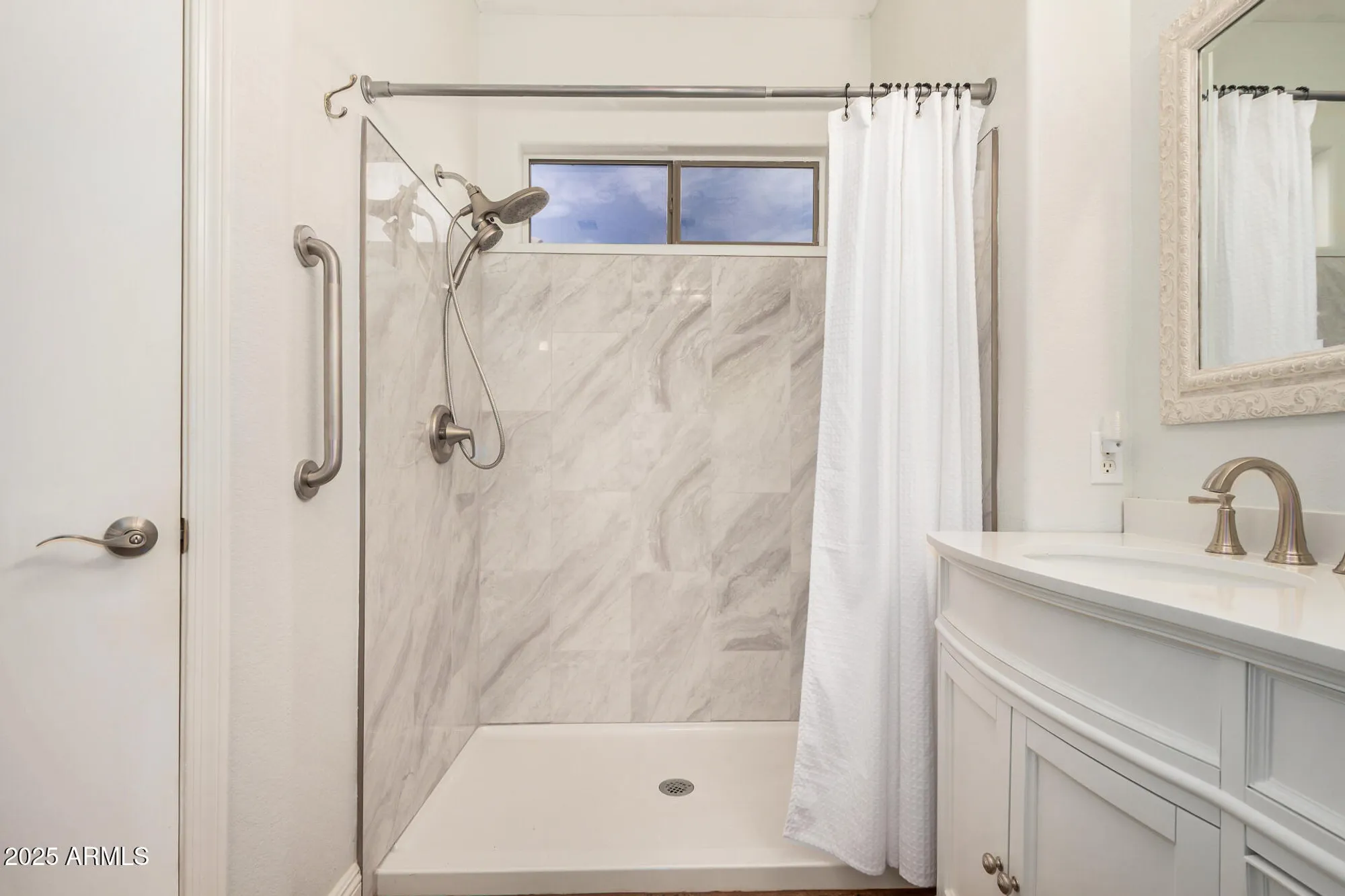 Property Slideshow image 17 of 31 | 1492 e westchester dr, Chandler, AZ, 85249