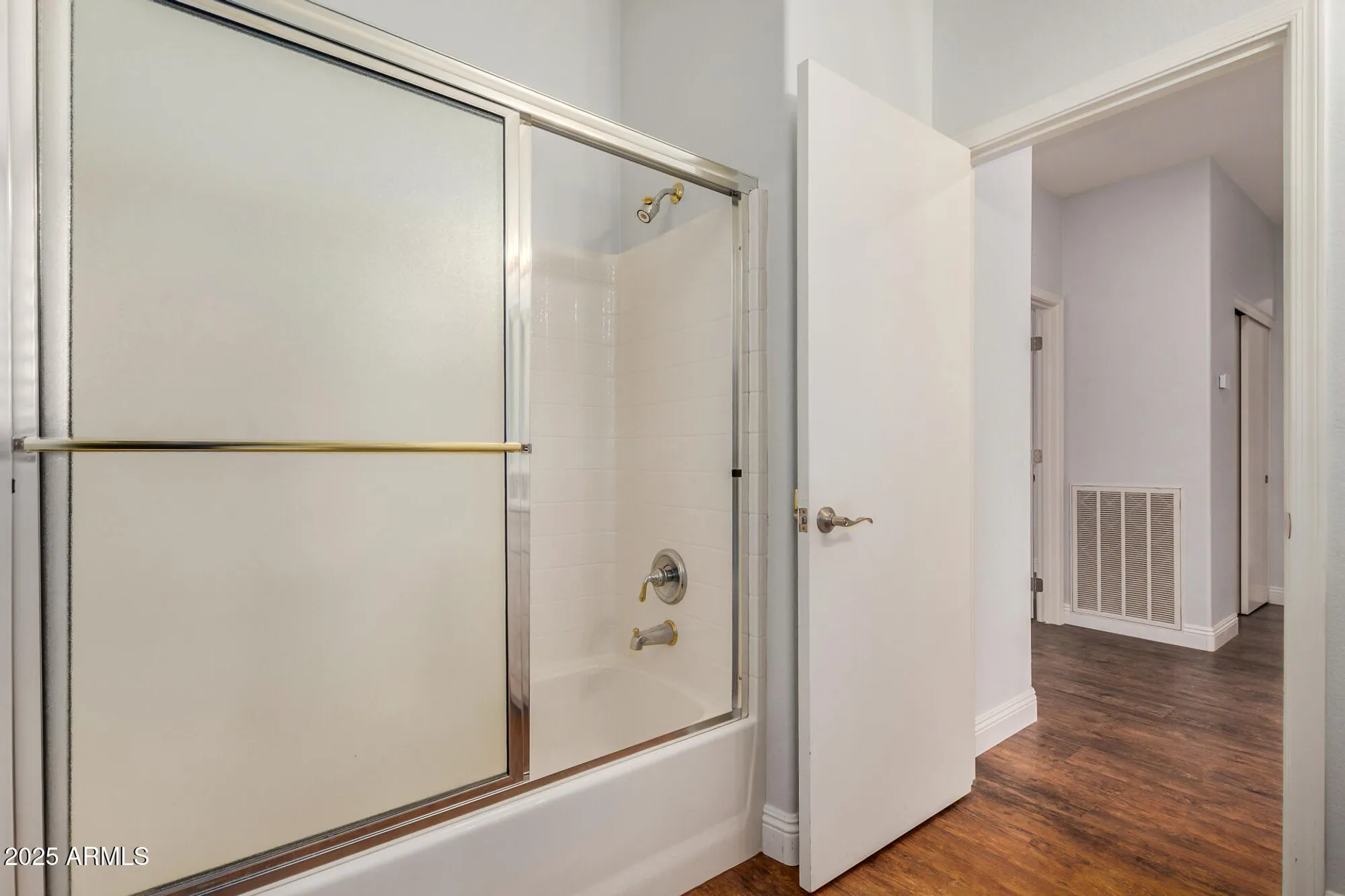 Property Slideshow image 24 of 31 | 1492 e westchester dr, Chandler, AZ, 85249