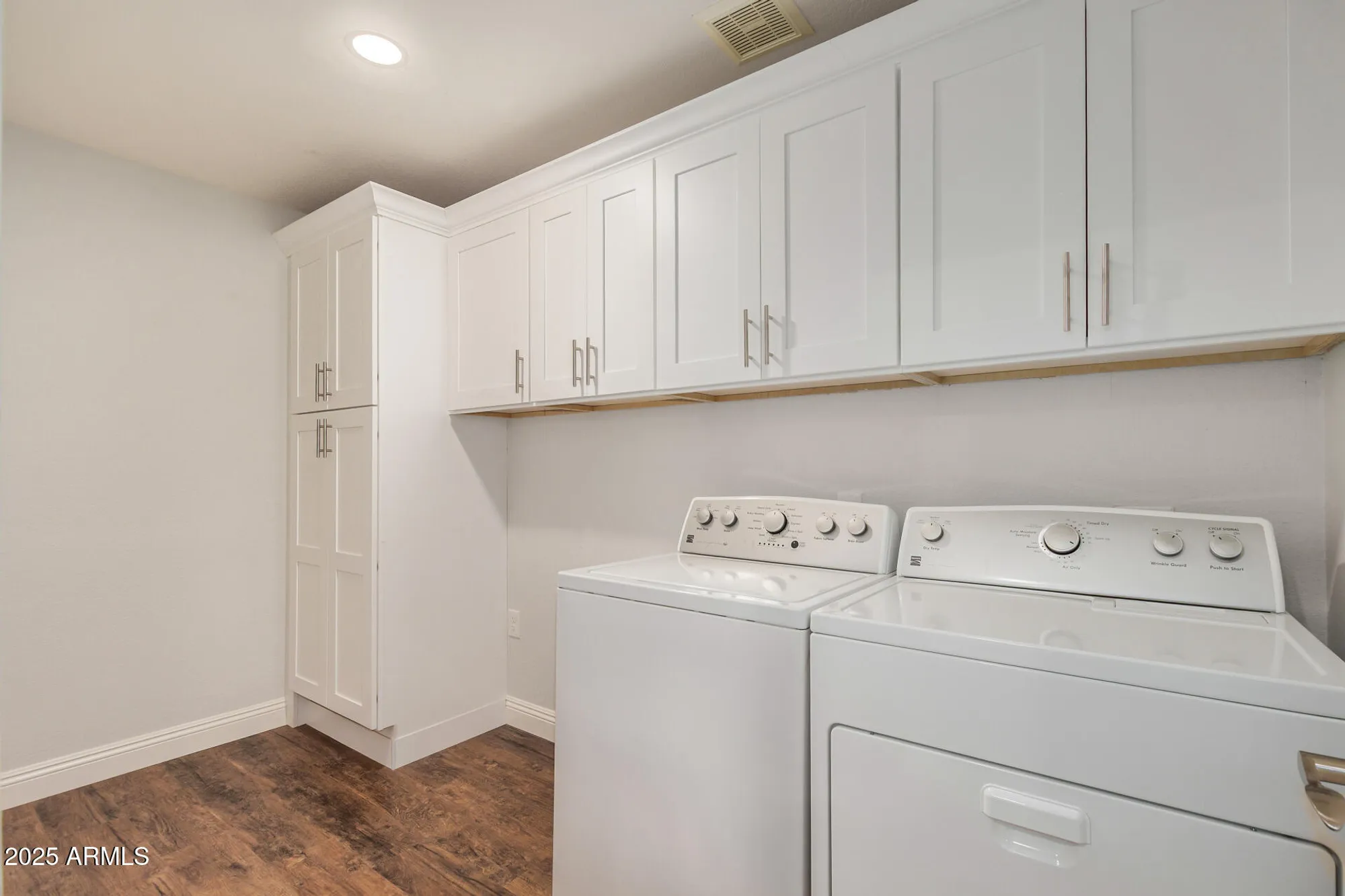 Property Slideshow image 26 of 31 | 1492 e westchester dr, Chandler, AZ, 85249