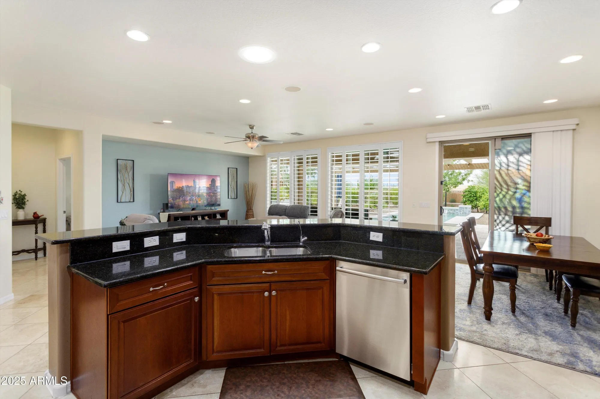 Property Slideshow image 18 of 48 | 26268 w louise dr, Buckeye, AZ, 85396