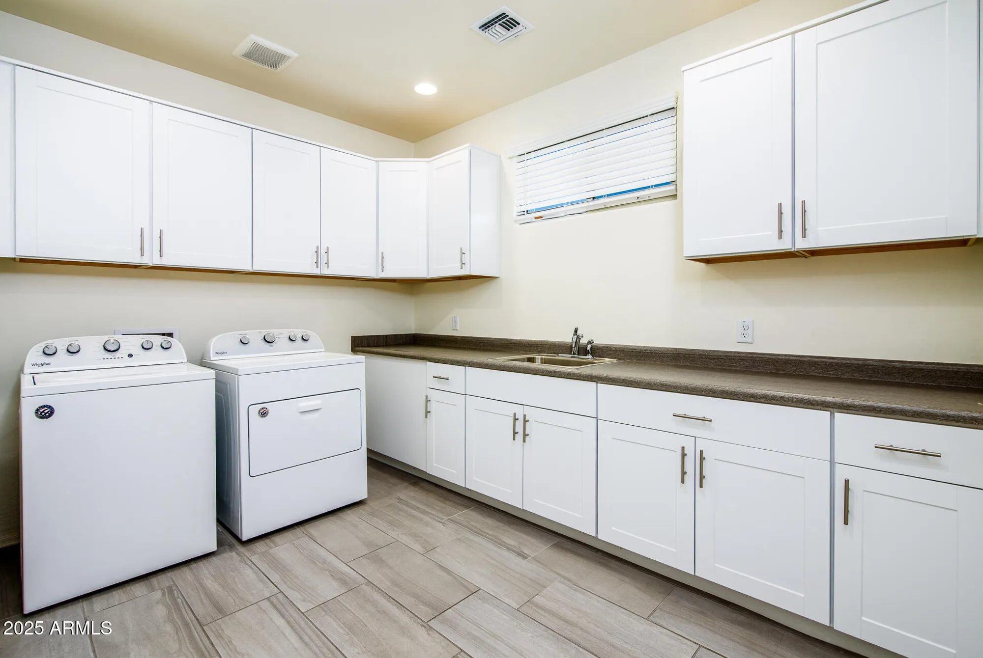 Property Slideshow image 14 of 57 | 21150 n evergreen dr, Maricopa, AZ, 85138