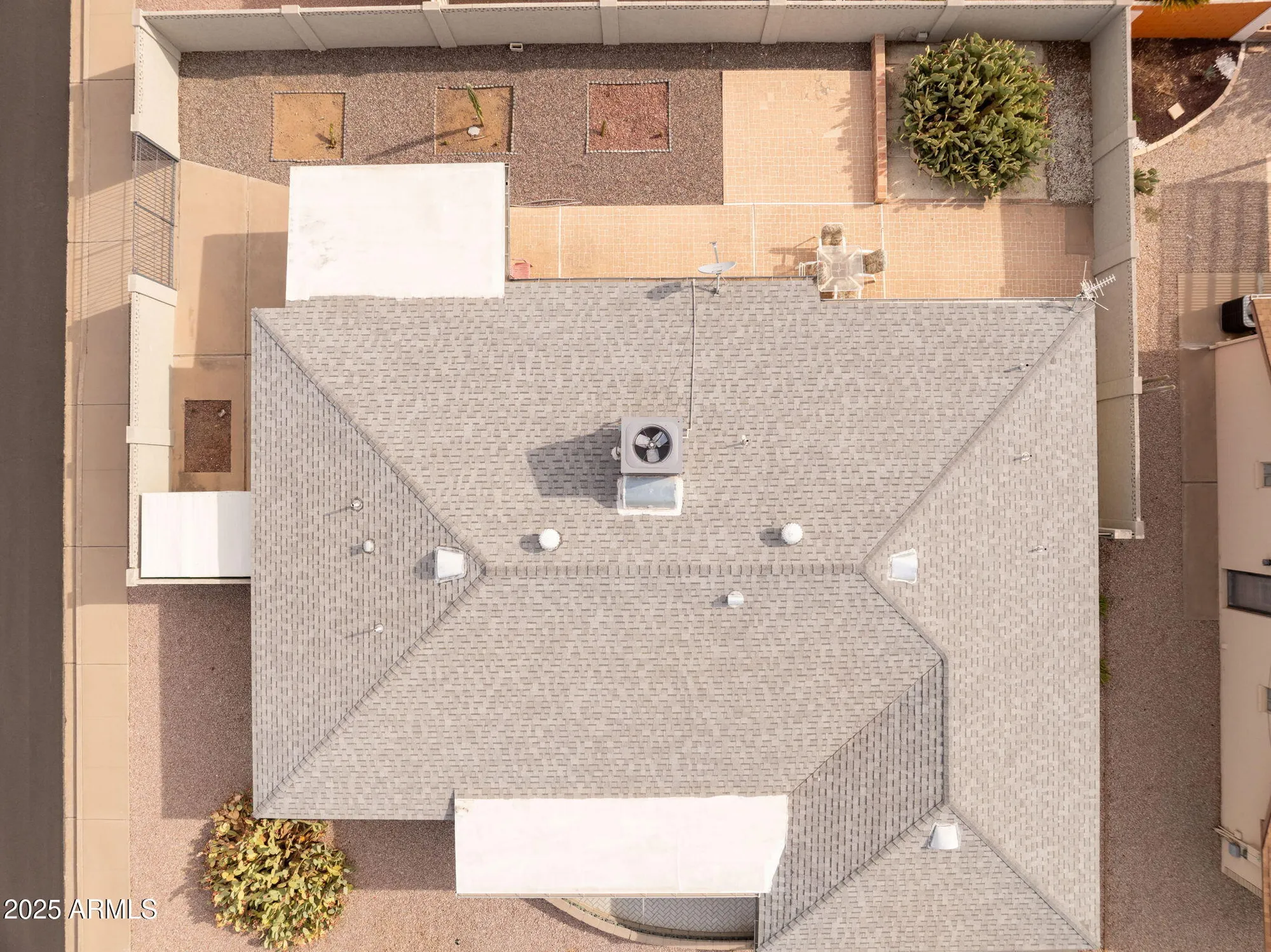 Property Slideshow image 7 of 35 | 8159 e kilarea ave, Mesa, AZ, 85209