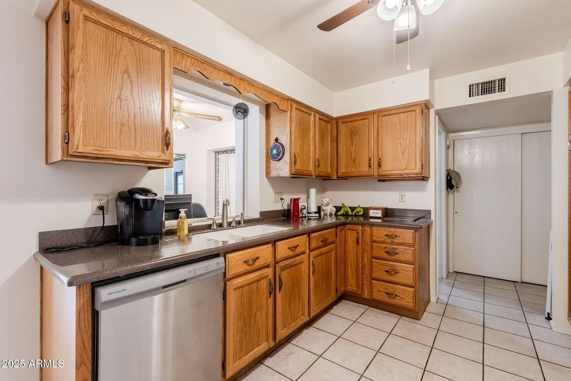 Property Slideshow image 16 of 35 | 8159 e kilarea ave, Mesa, AZ, 85209