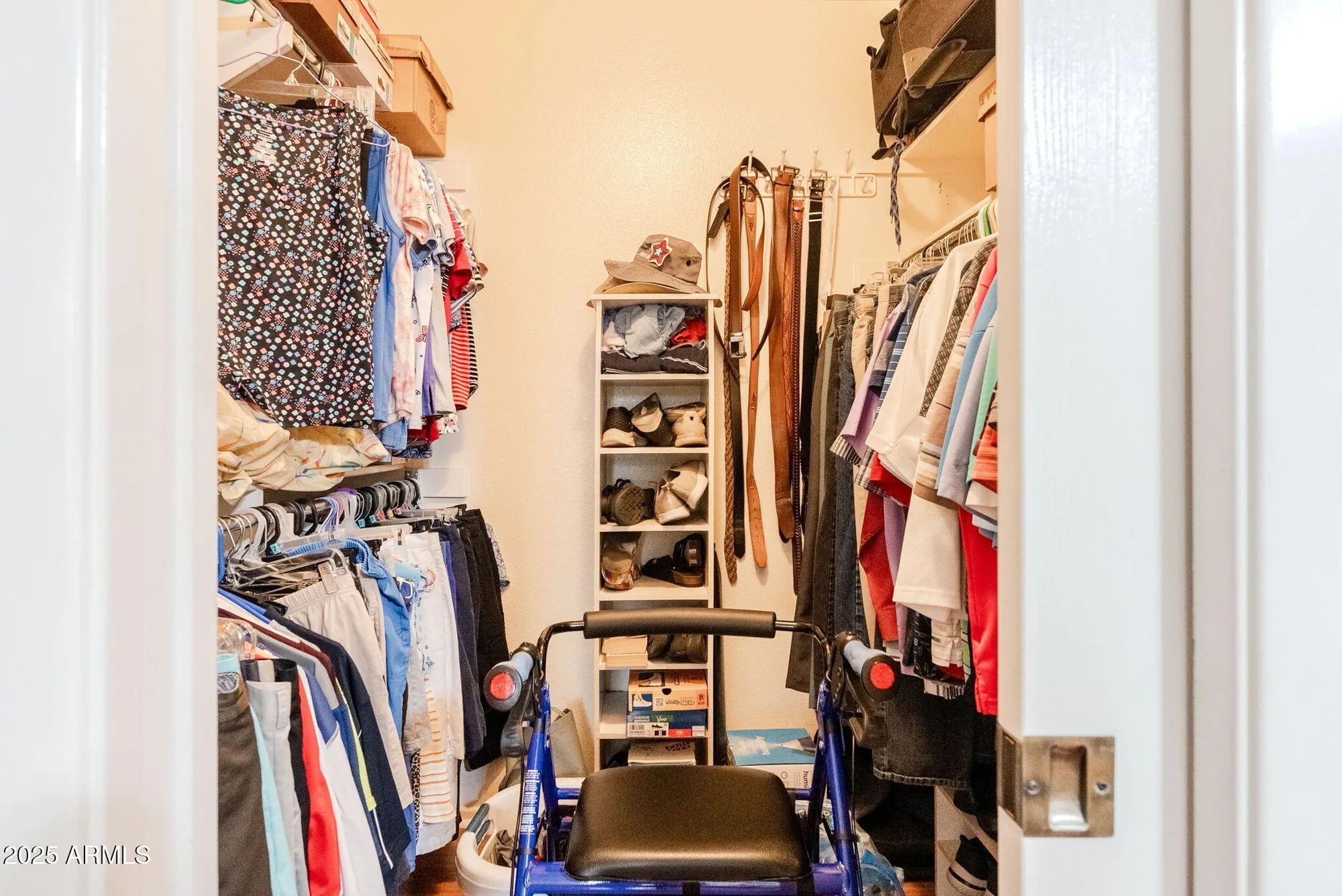 Property Slideshow image 22 of 35 | 8159 e kilarea ave, Mesa, AZ, 85209