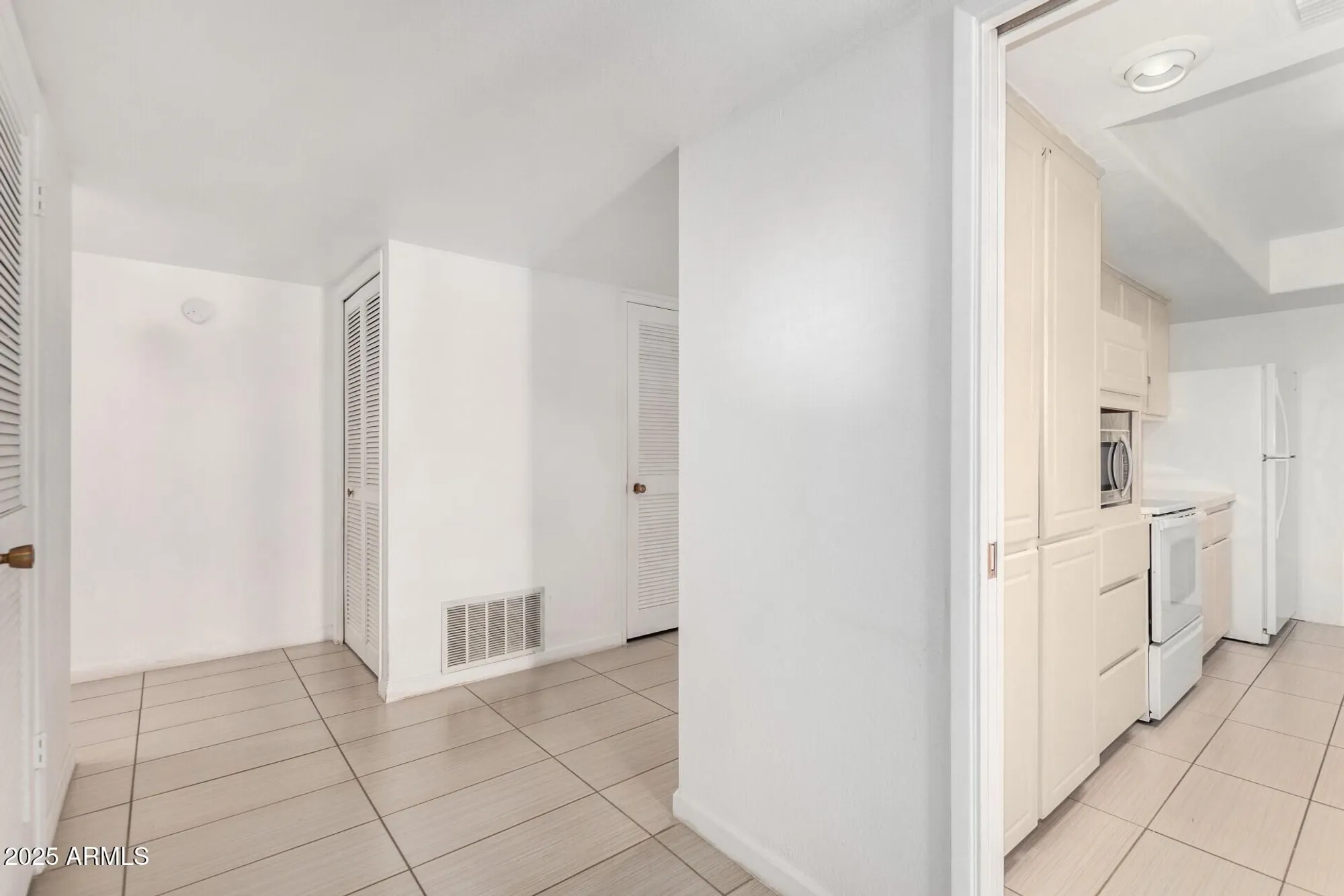 Property Slideshow image 3 of 26 | 11139 w cameo dr, Sun City, AZ, 85351