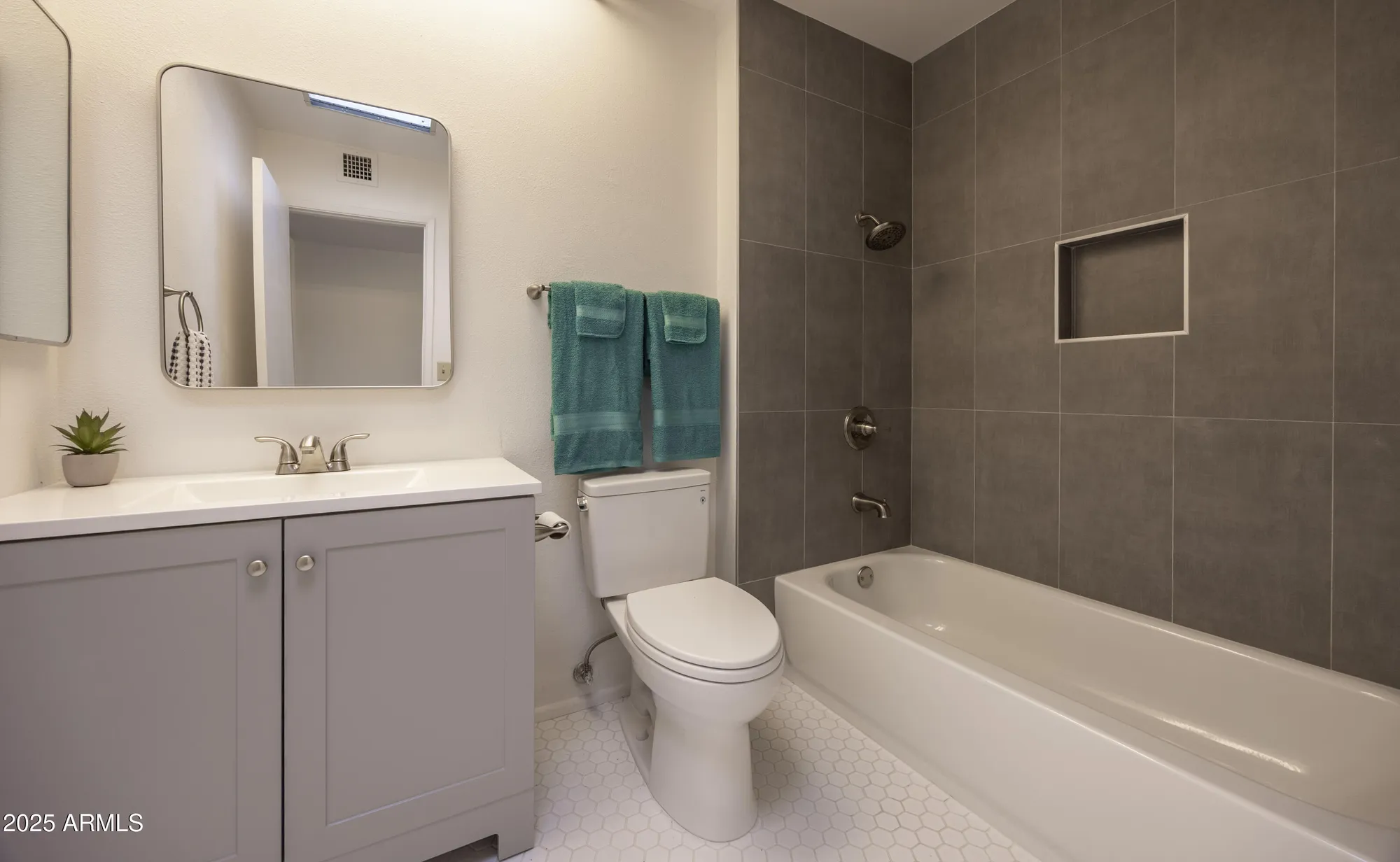 Property Slideshow image 24 of 29 | 10506 w tropicana cir, Sun City, AZ, 85351