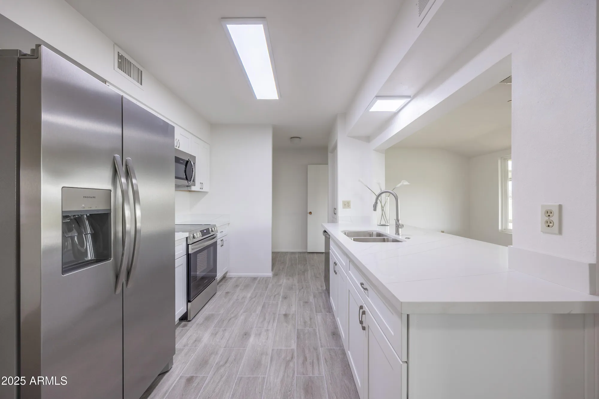 Property Slideshow image 3 of 29 | 10506 w tropicana cir, Sun City, AZ, 85351