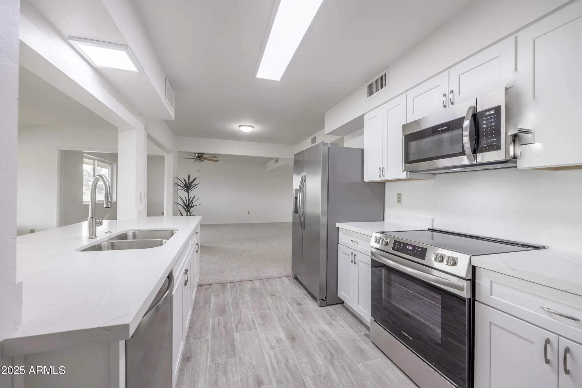 Property Slideshow image 4 of 29 | 10506 w tropicana cir, Sun City, AZ, 85351