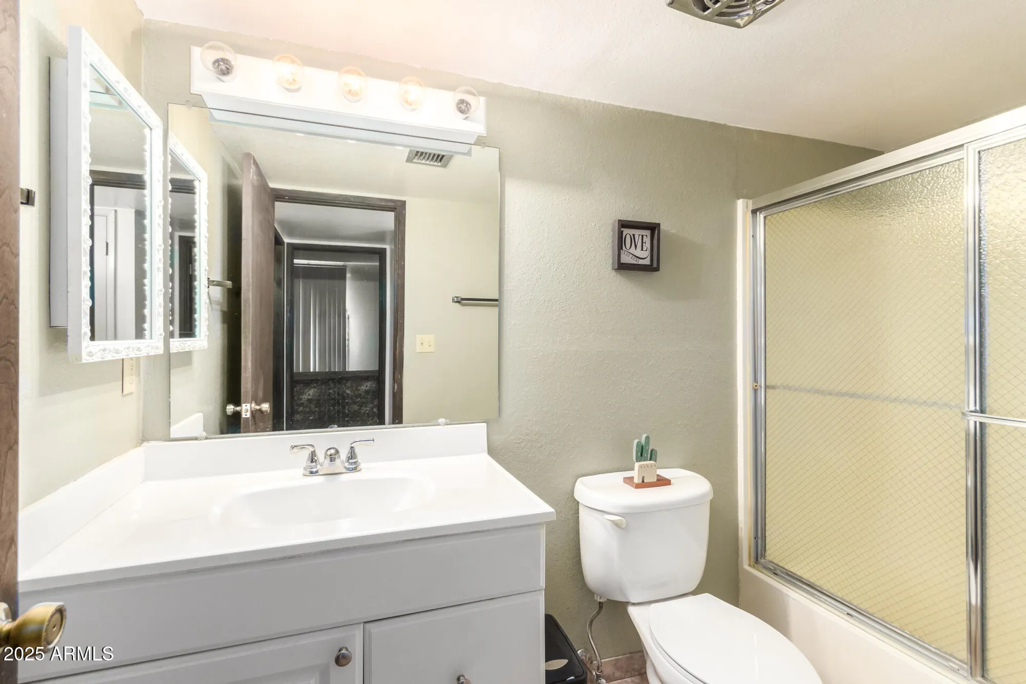 Property Slideshow image 24 of 28 | 722 s 81st pl, Mesa, AZ, 85208