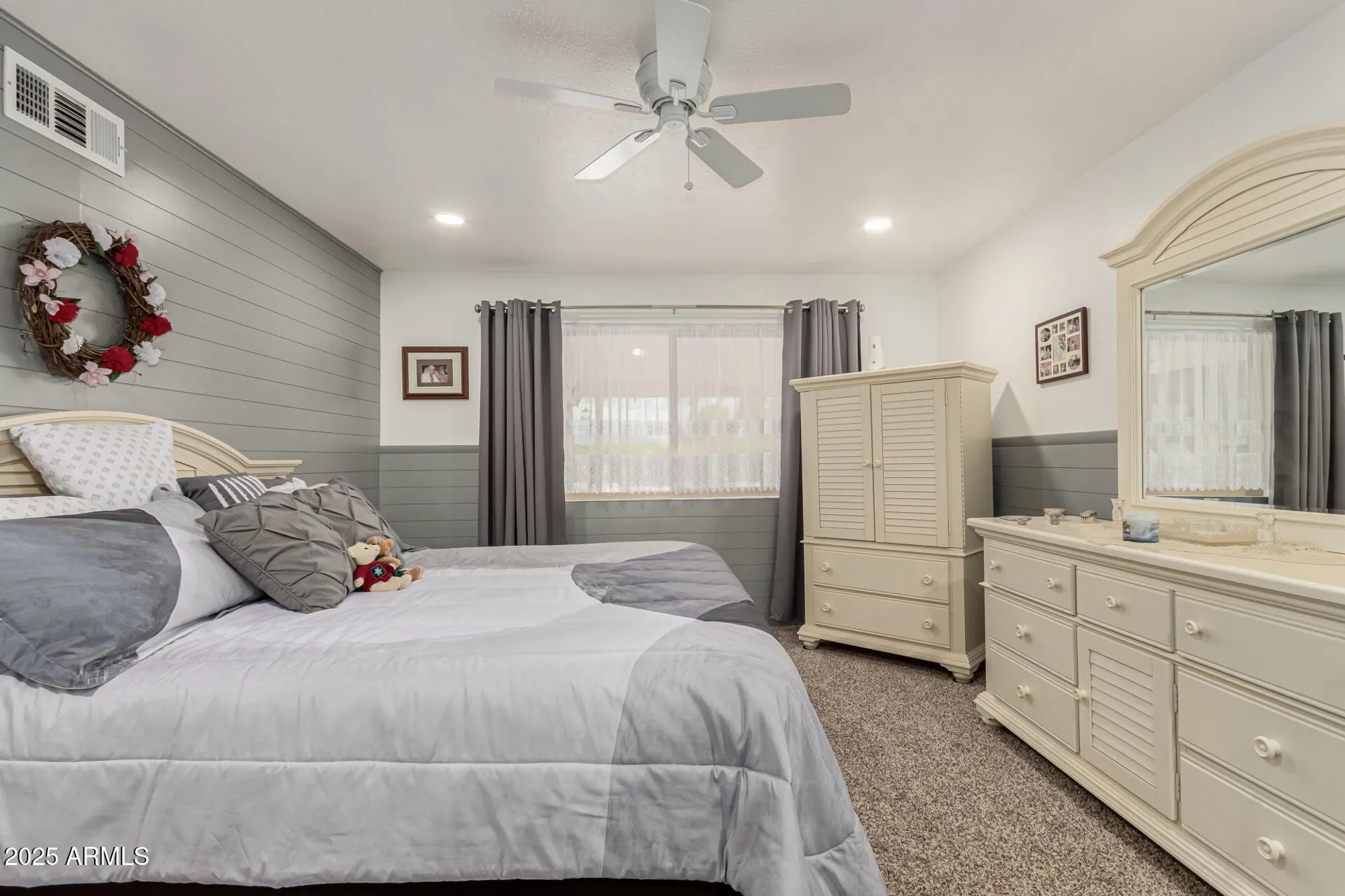 Property Slideshow image 13 of 30 | 8352 e edgewood ave, Mesa, AZ, 85208