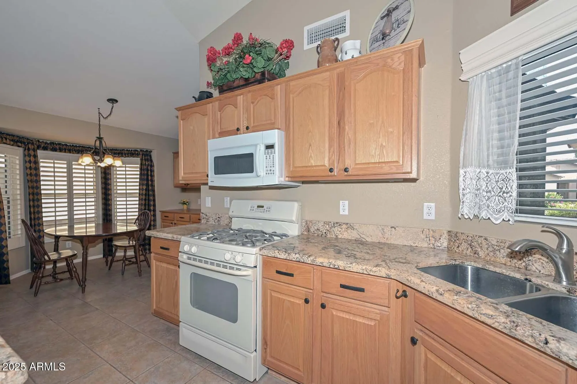 Property Slideshow image 8 of 30 | 15717 w roanoke ave, Goodyear, AZ, 85395