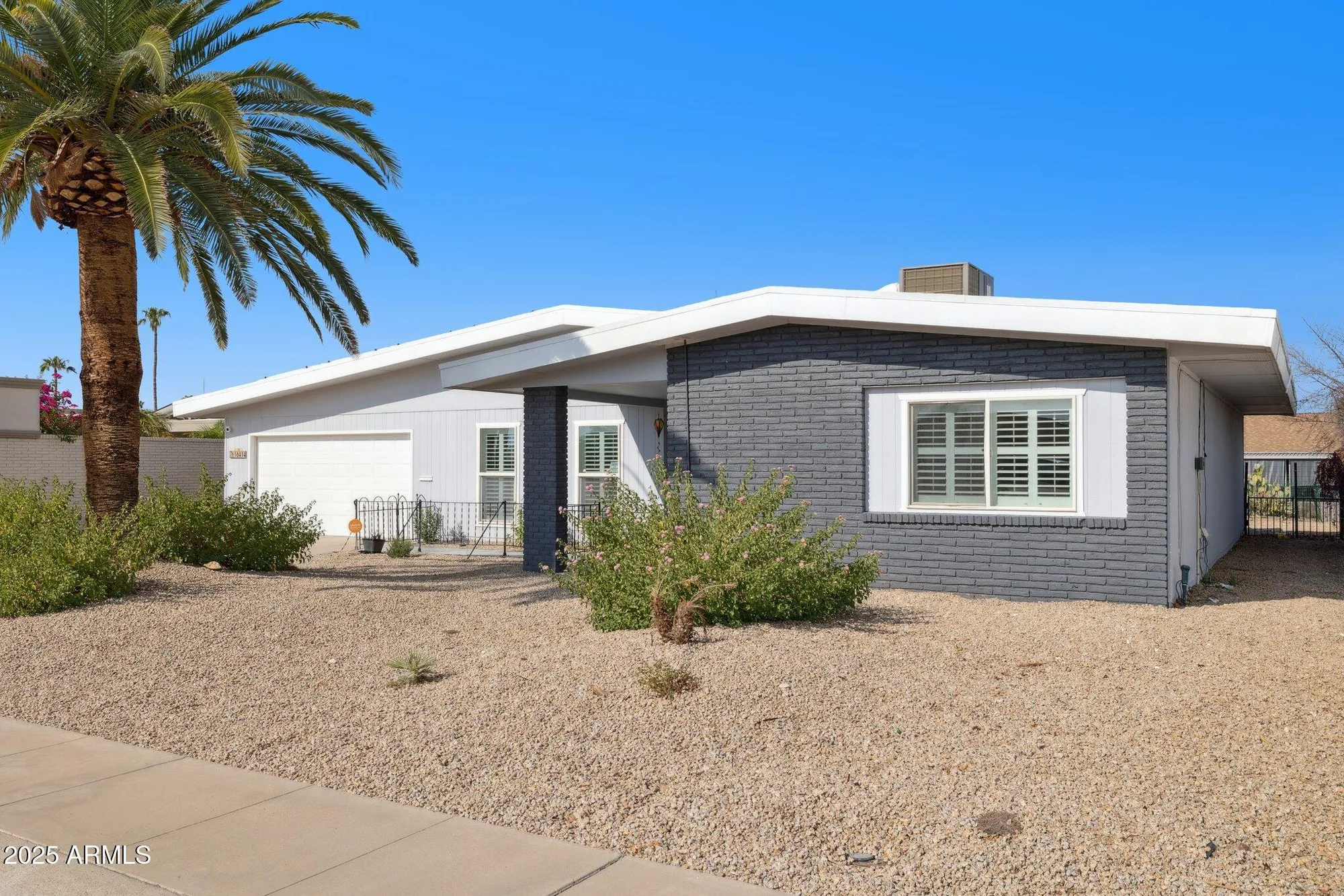 Property Slideshow image 2 of 31 | 16414 n meadow park dr, Sun City, AZ, 85351