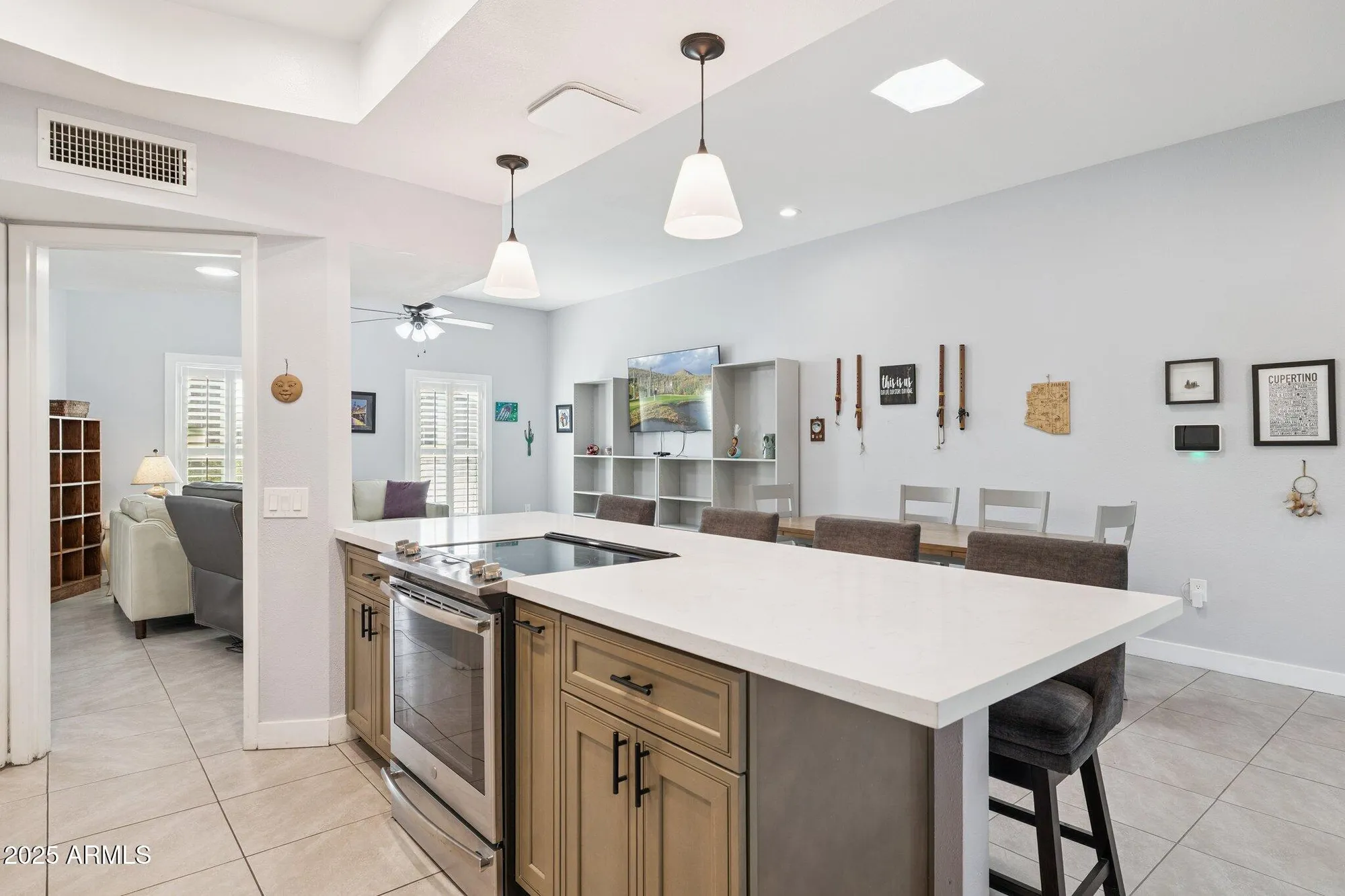 Property Slideshow image 10 of 31 | 16414 n meadow park dr, Sun City, AZ, 85351