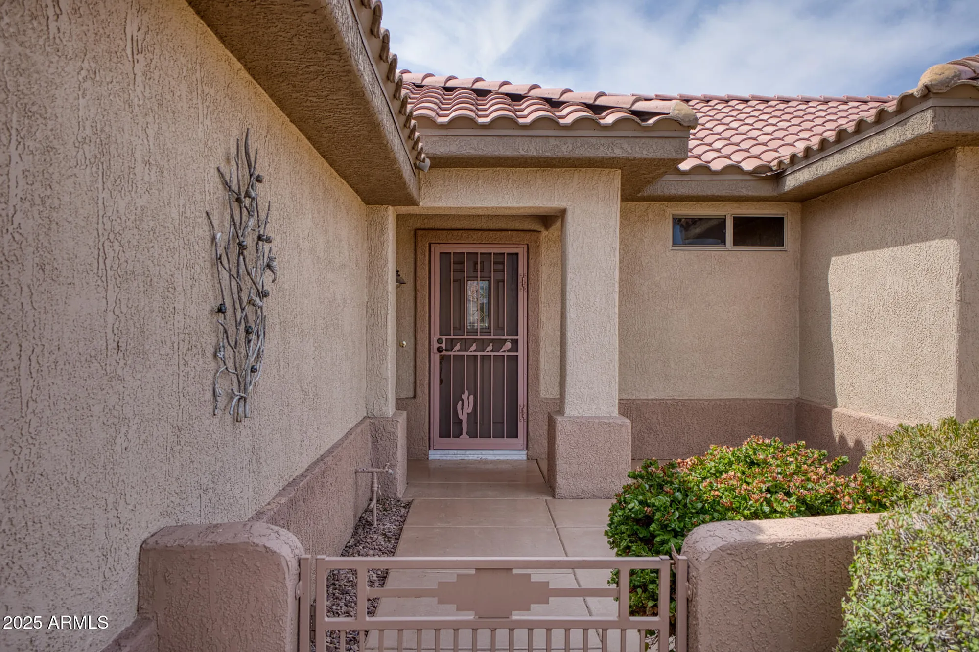 Property Slideshow image 2 of 32 | 15601 w vista grande ln, Surprise, AZ, 85374