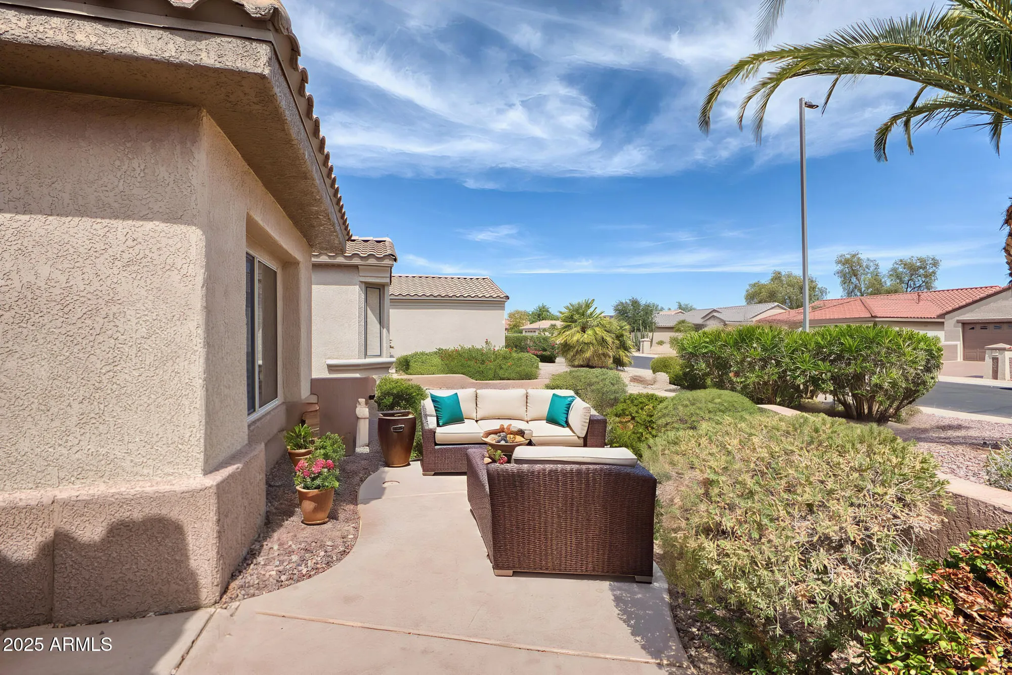 Property Slideshow image 5 of 32 | 15601 w vista grande ln, Surprise, AZ, 85374