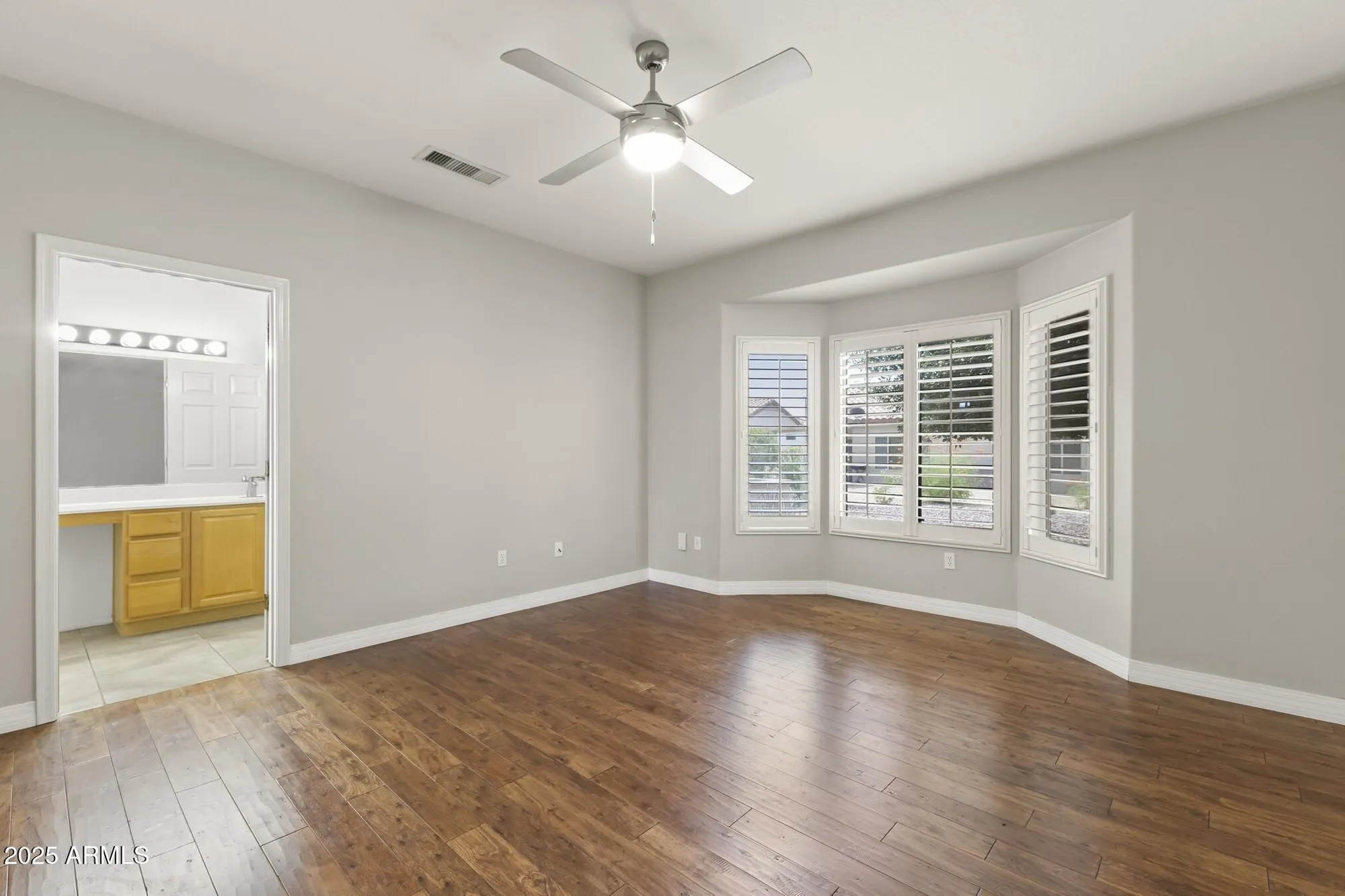 Property Slideshow image 14 of 32 | 15601 w vista grande ln, Surprise, AZ, 85374