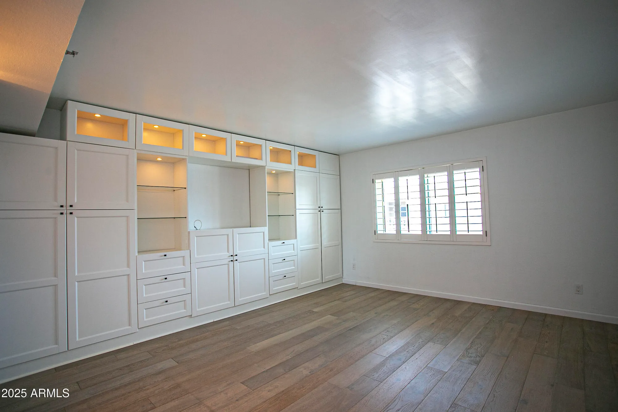 Property Slideshow image 18 of 48 | 7850 e camelback rd unit 406, Scottsdale, AZ, 85251