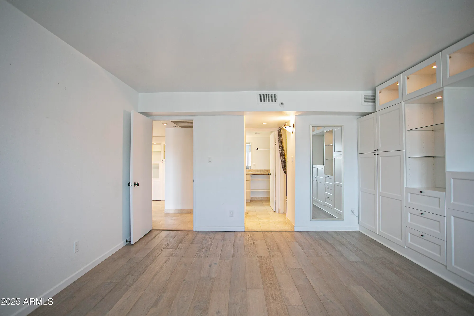 Property Slideshow image 21 of 48 | 7850 e camelback rd unit 406, Scottsdale, AZ, 85251