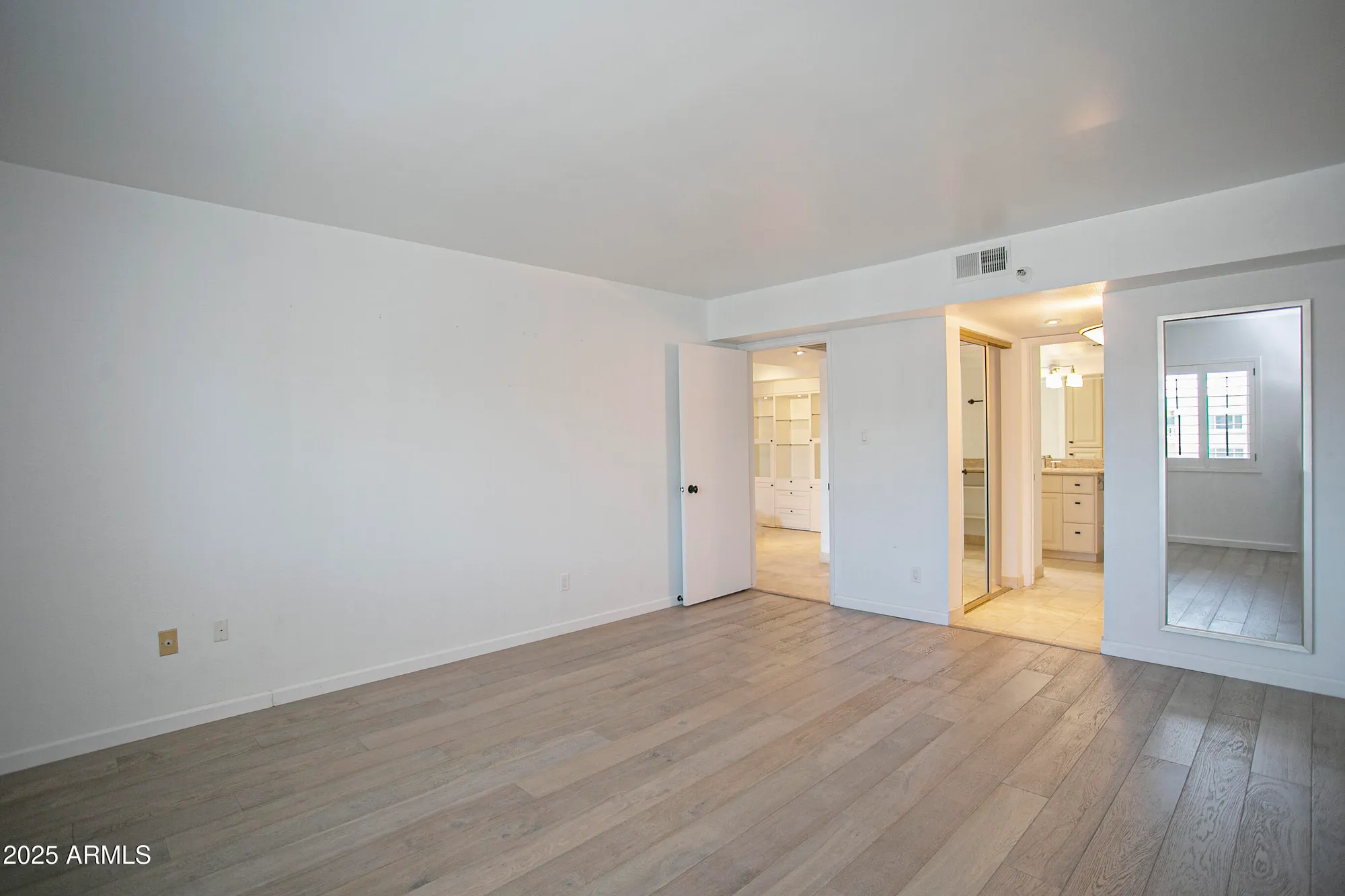 Property Slideshow image 20 of 48 | 7850 e camelback rd unit 406, Scottsdale, AZ, 85251