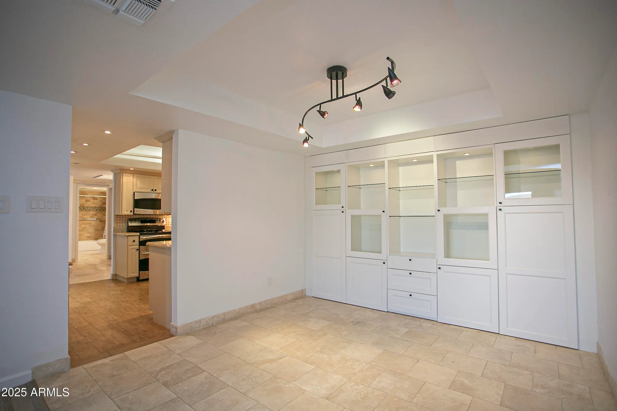 Property Slideshow image 4 of 48 | 7850 e camelback rd unit 406, Scottsdale, AZ, 85251