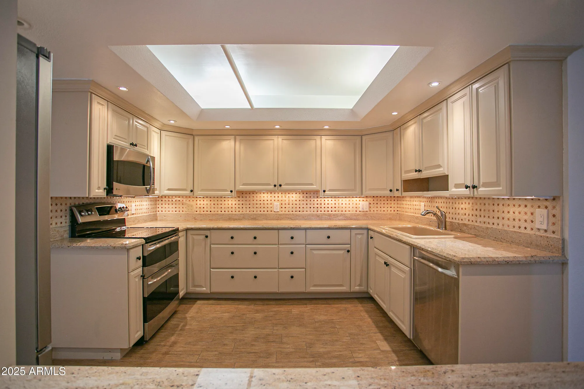 Property Slideshow image 13 of 48 | 7850 e camelback rd unit 406, Scottsdale, AZ, 85251